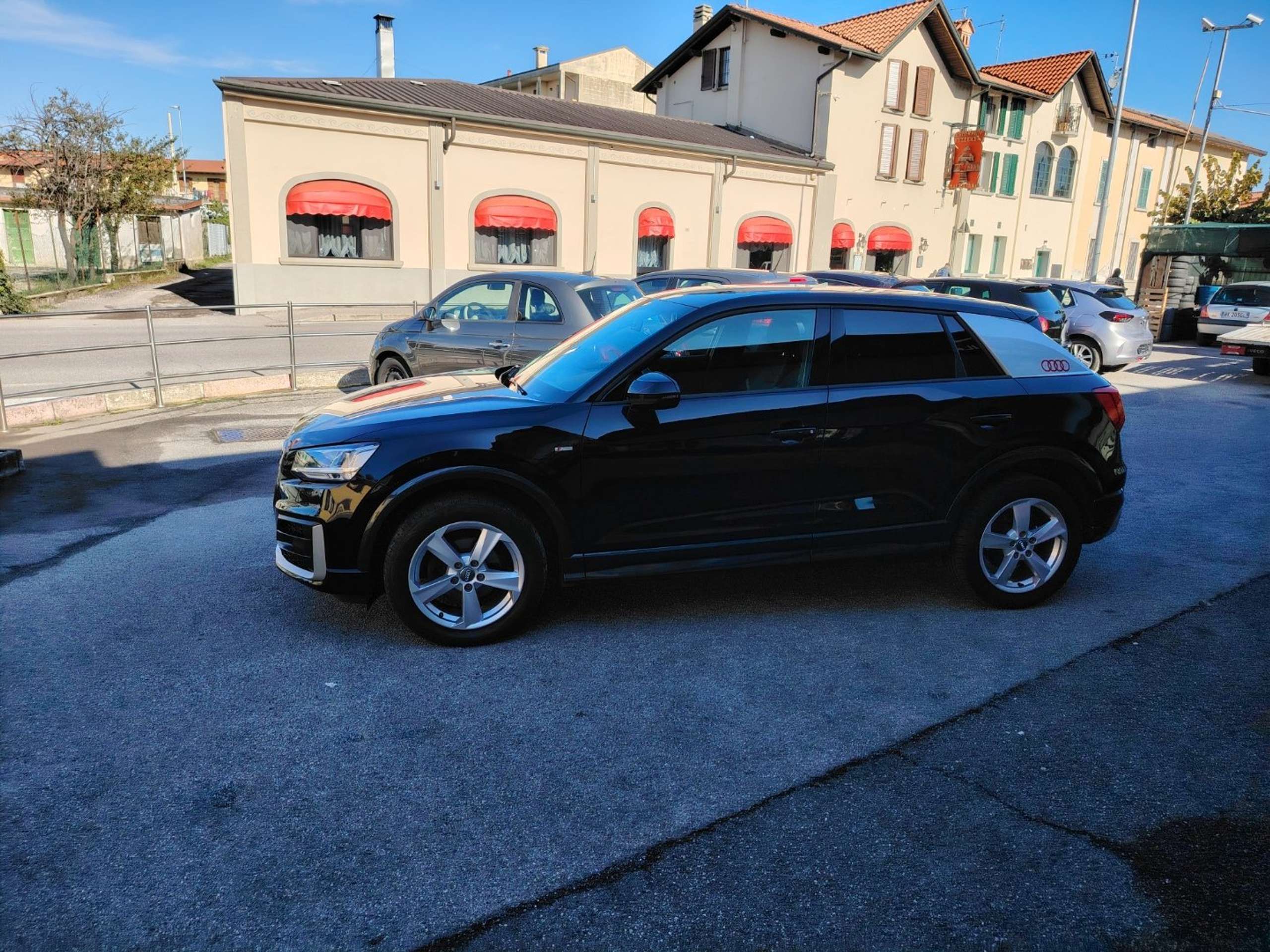 Audi - Q2