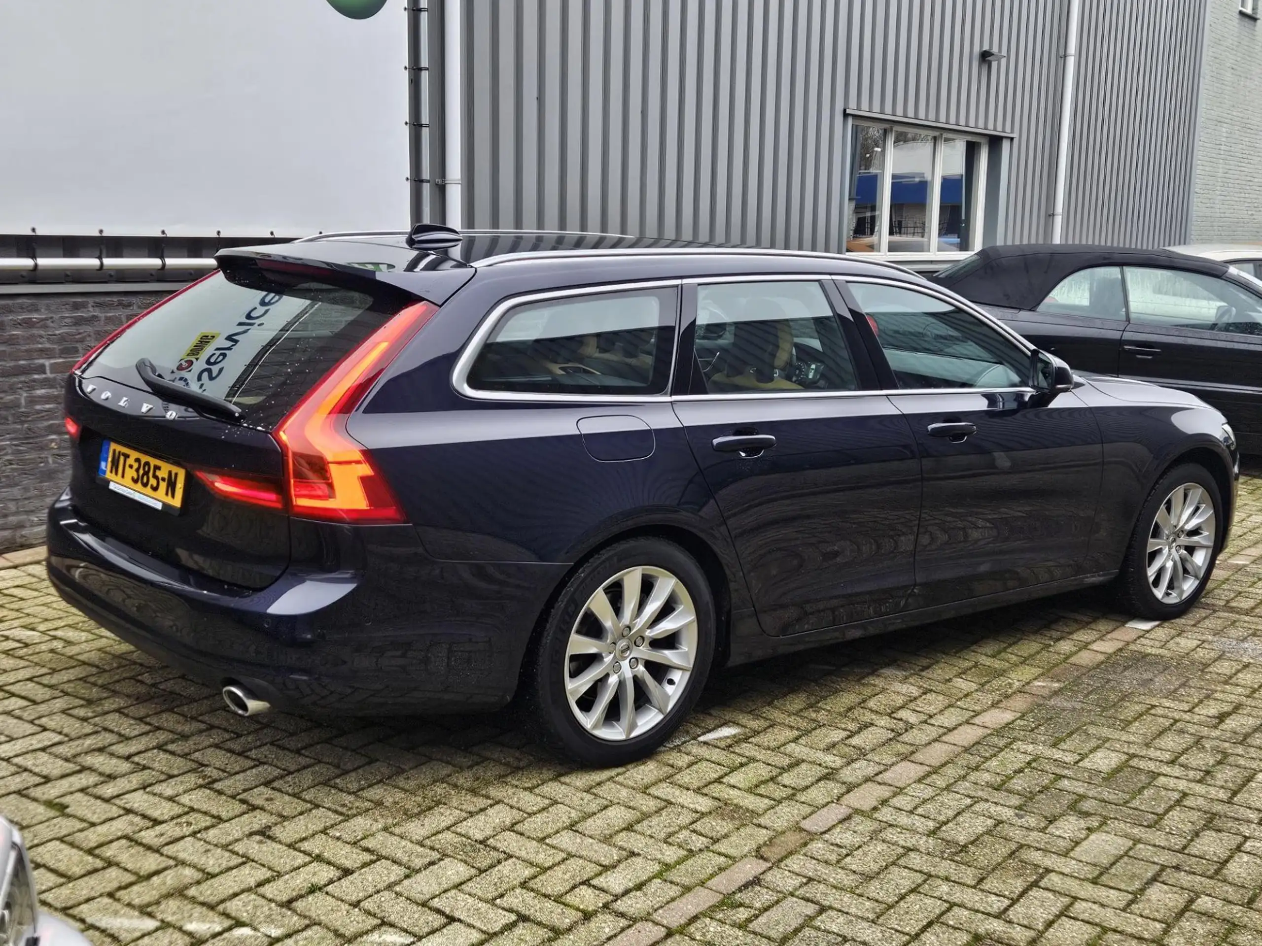 Volvo - V90