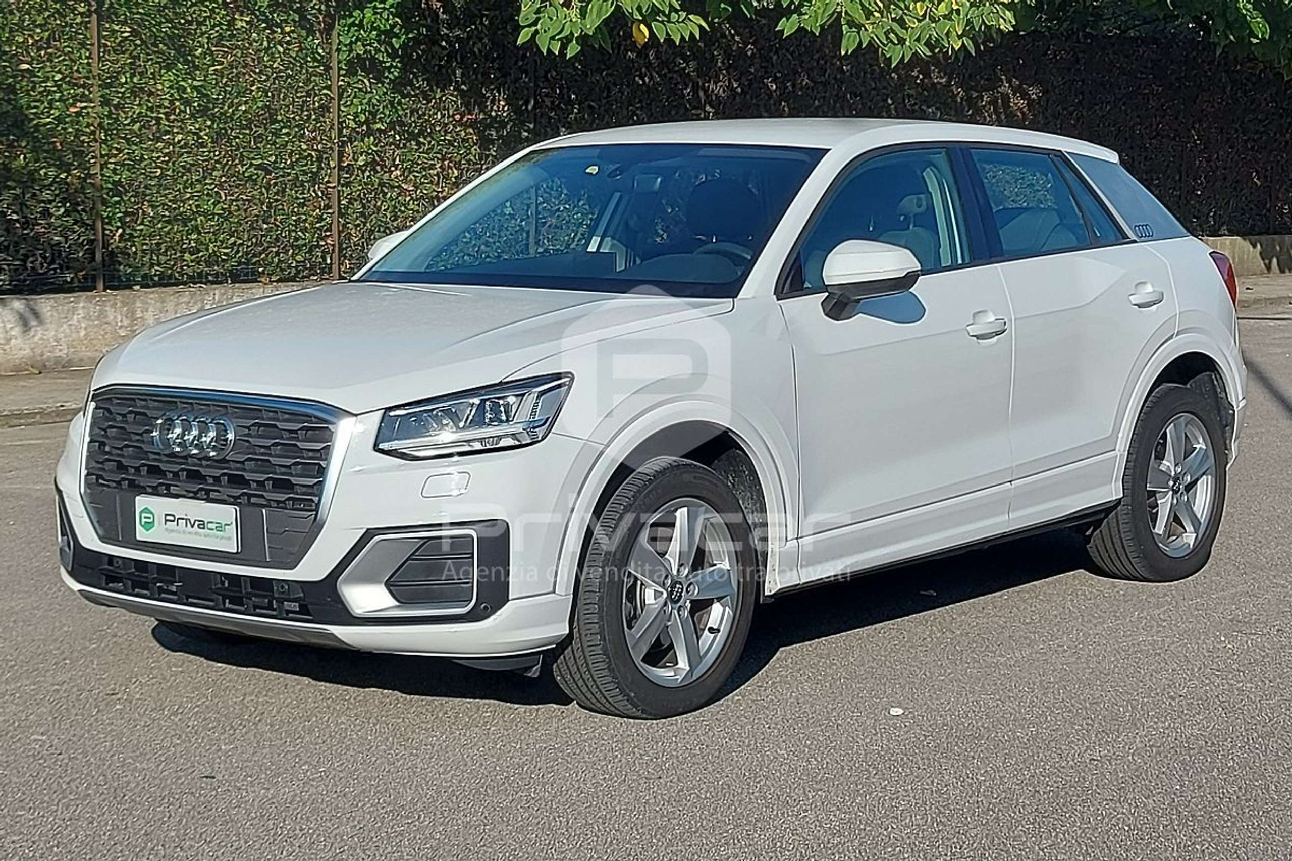 Audi - Q2