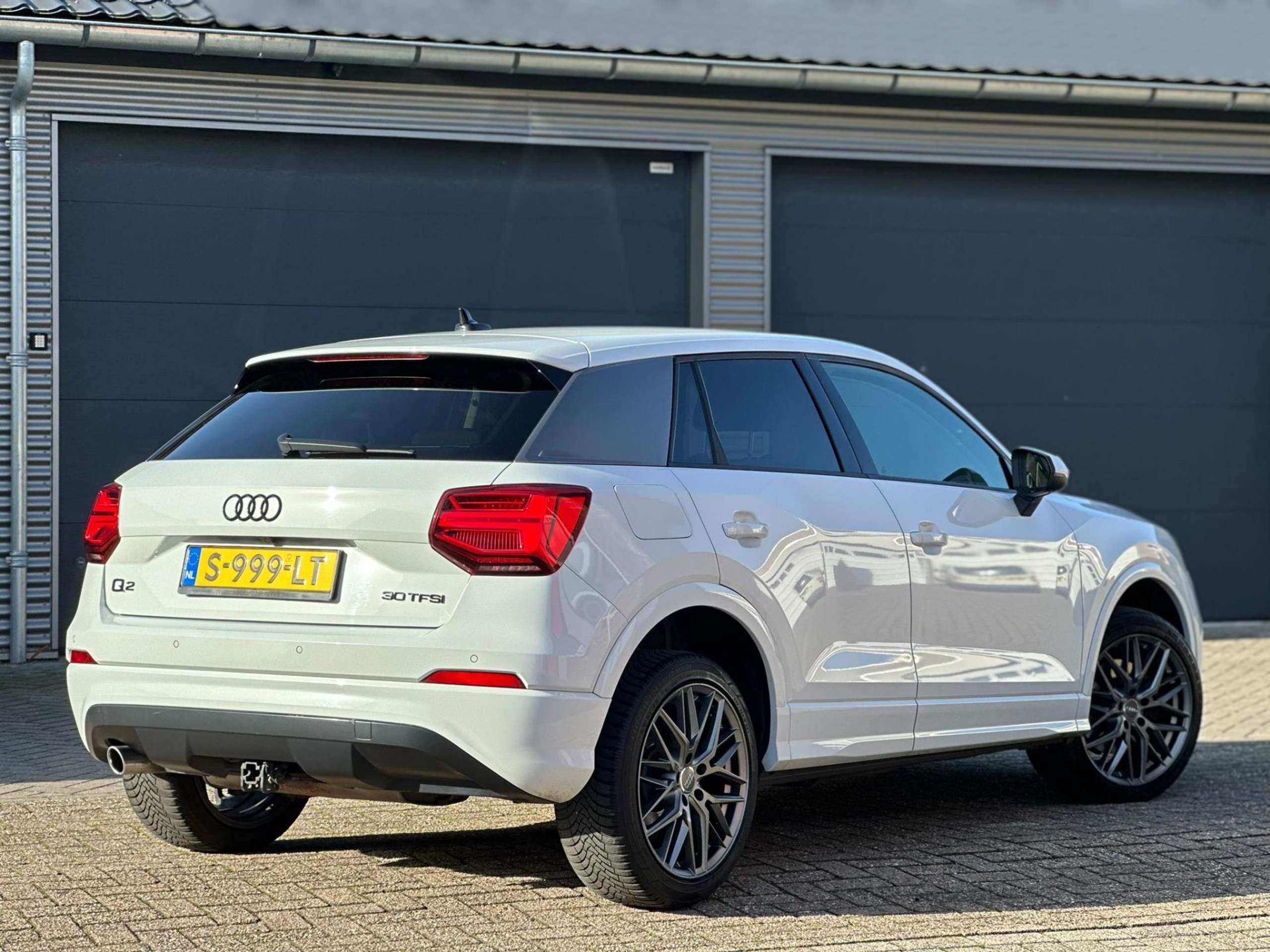 Audi - Q2