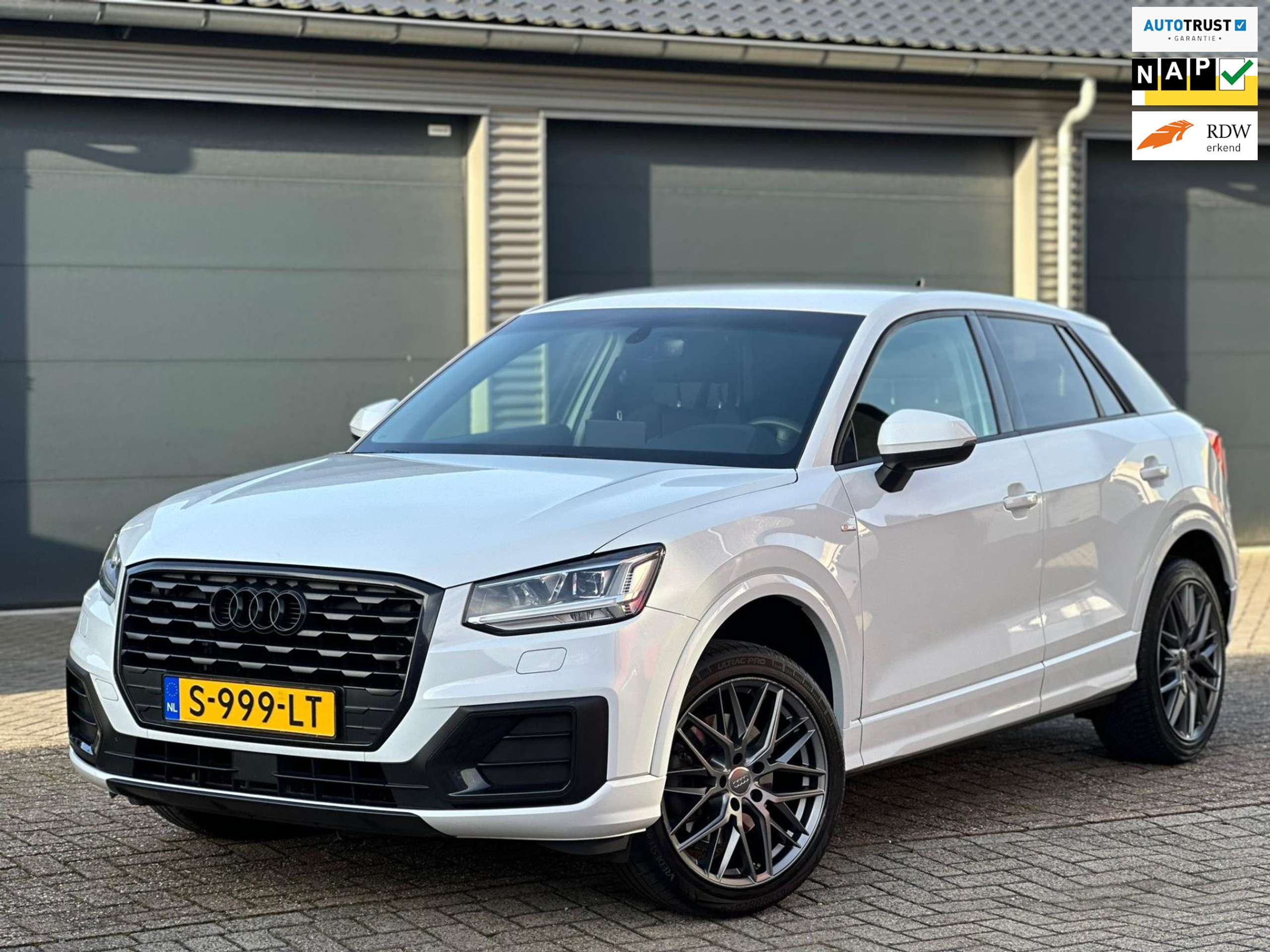 Audi - Q2