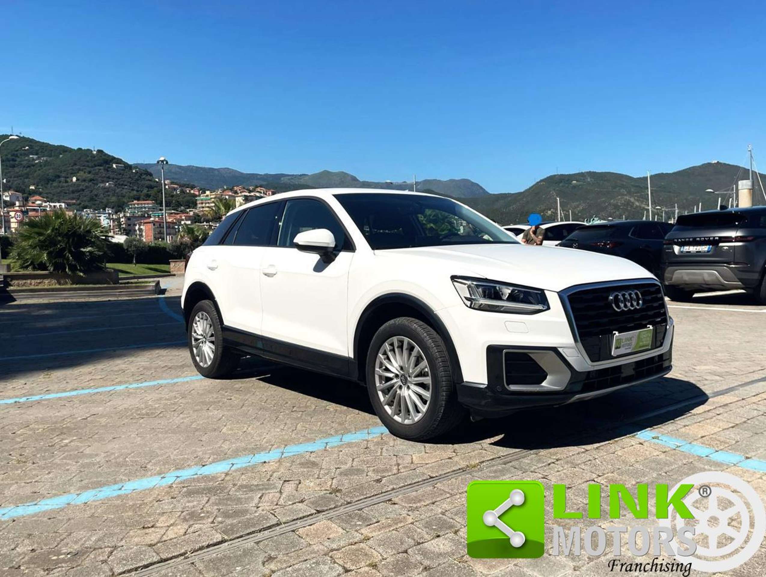 Audi - Q2