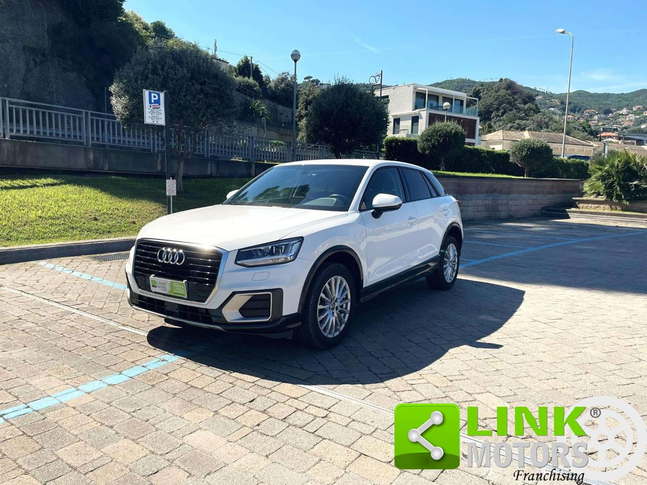 Audi - Q2