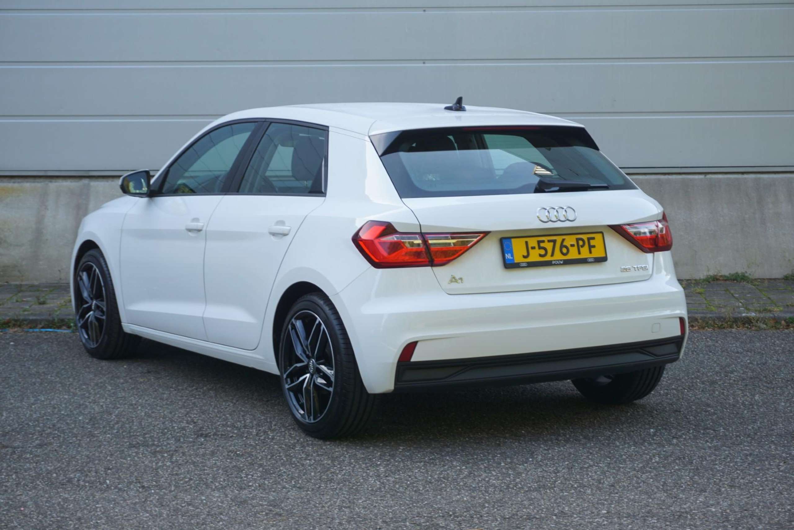 Audi - A1