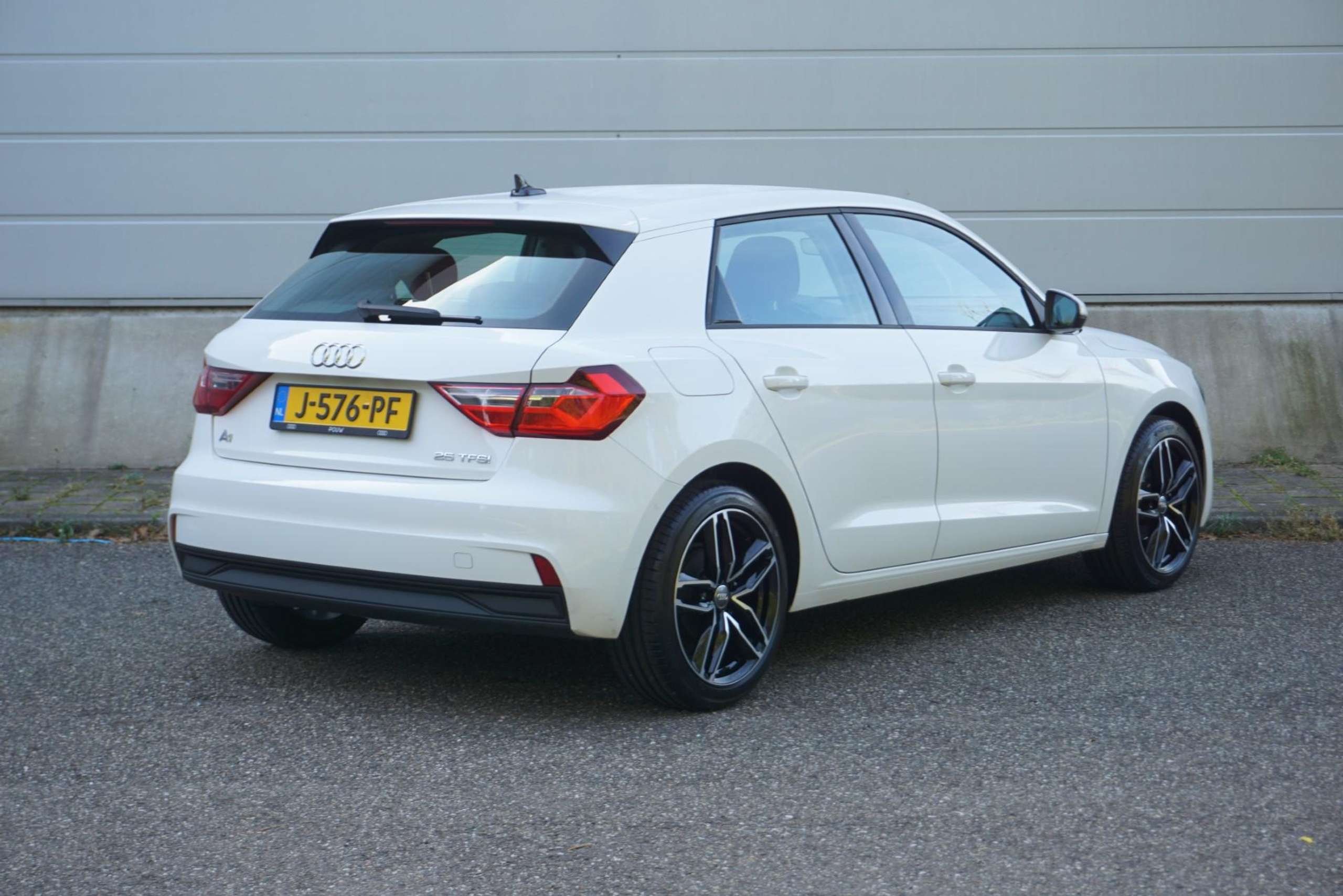 Audi - A1