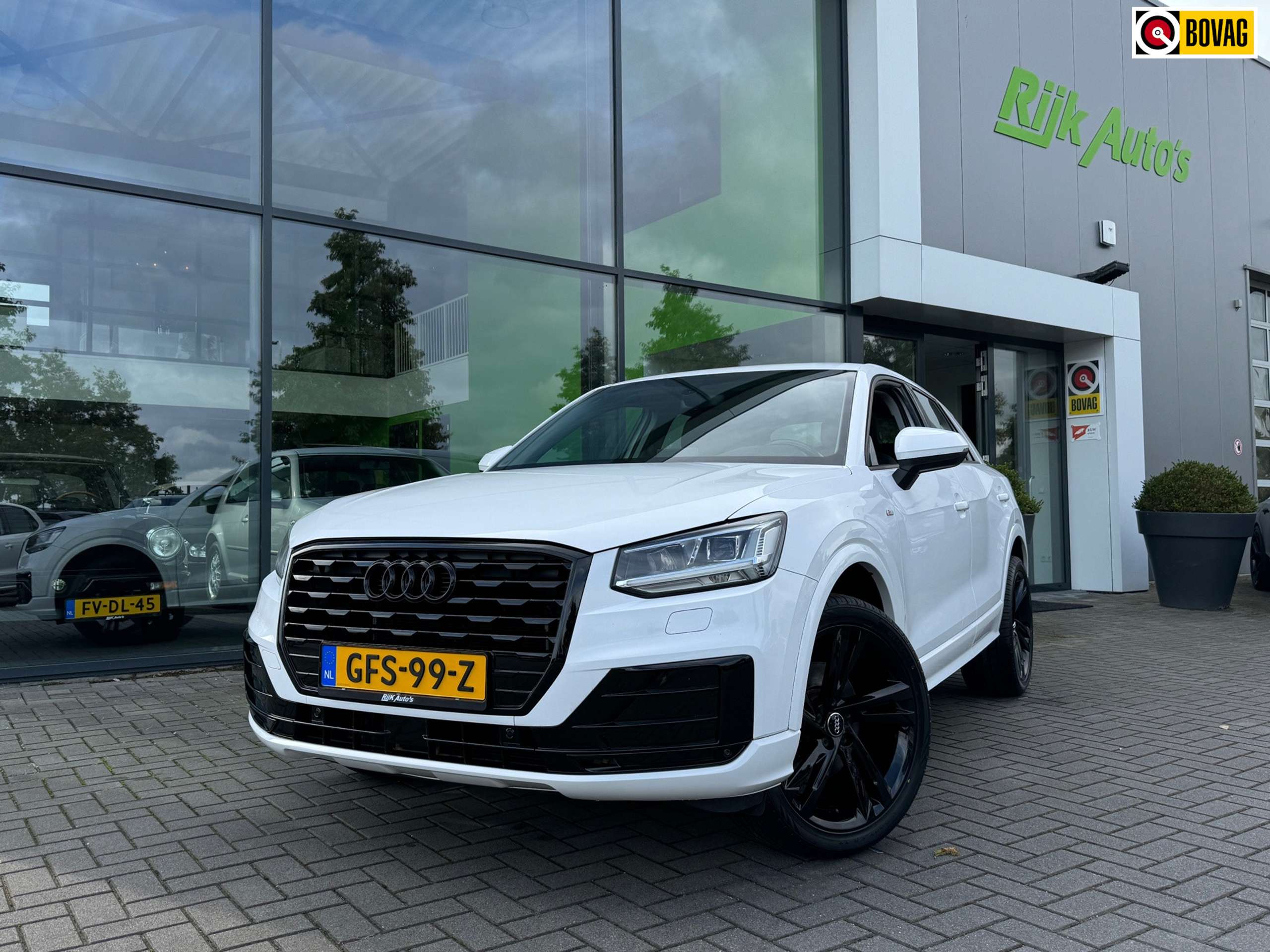 Audi - Q2