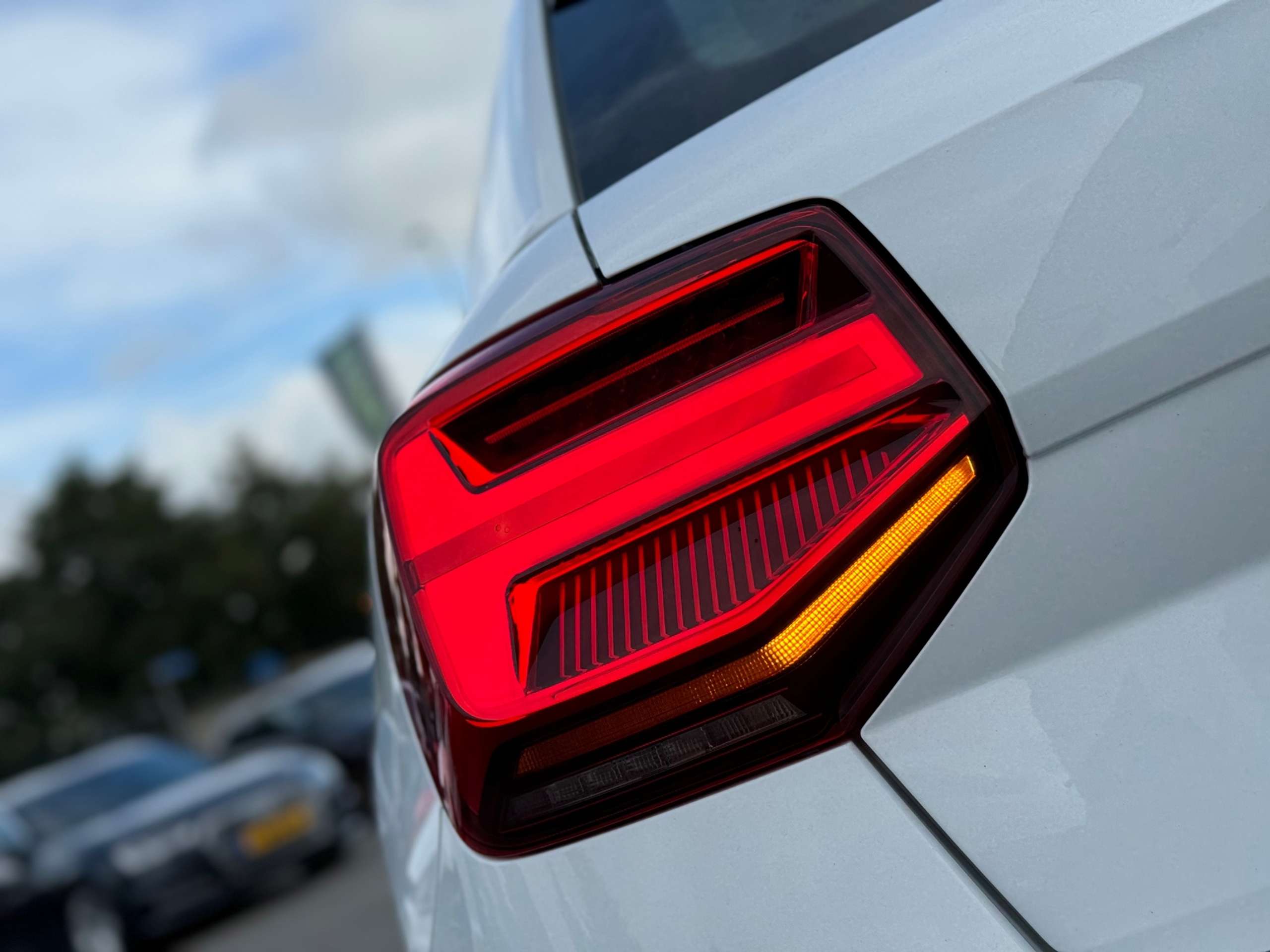 Audi - Q2