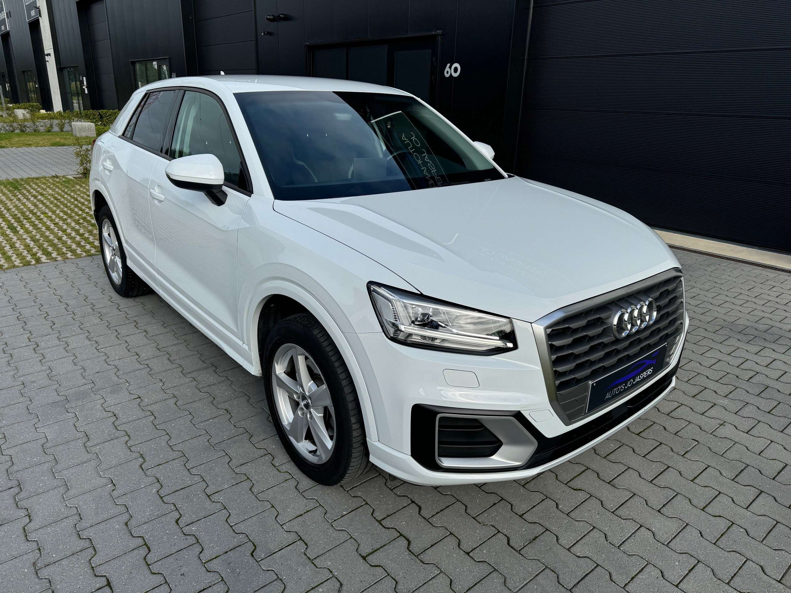 Audi - Q2