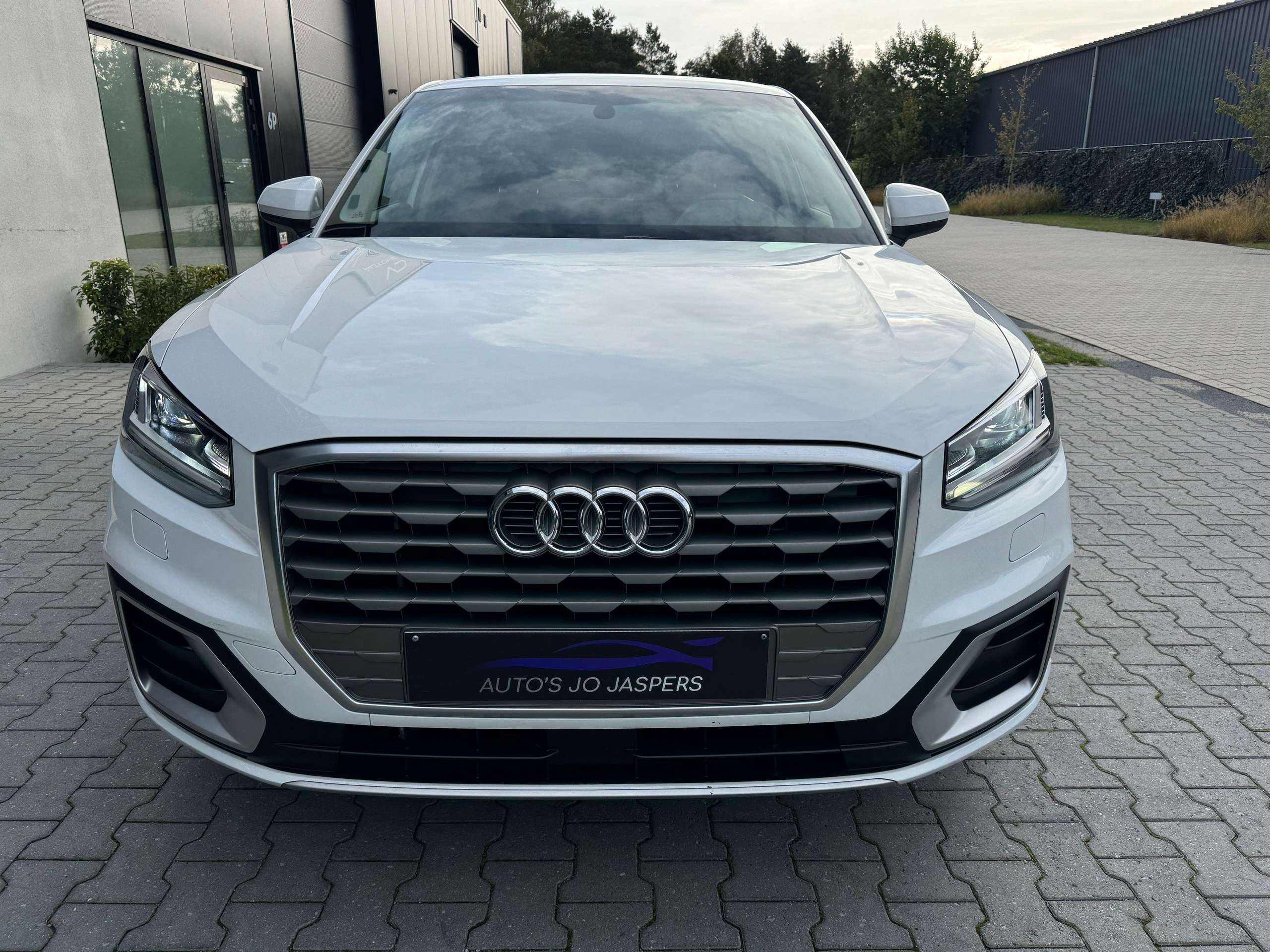 Audi - Q2