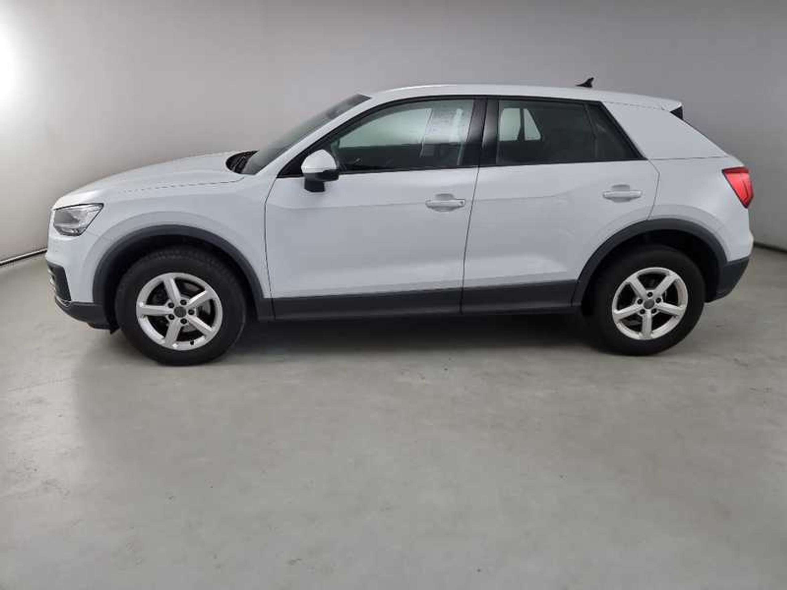 Audi - Q2