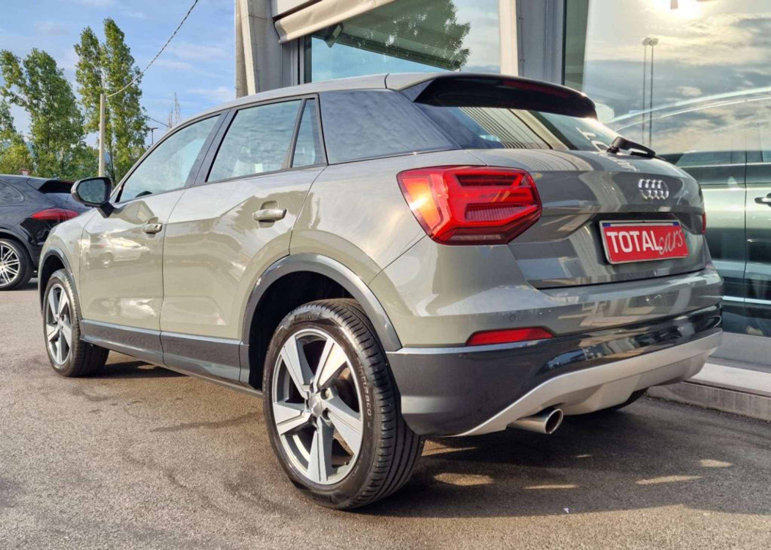 Audi - Q2