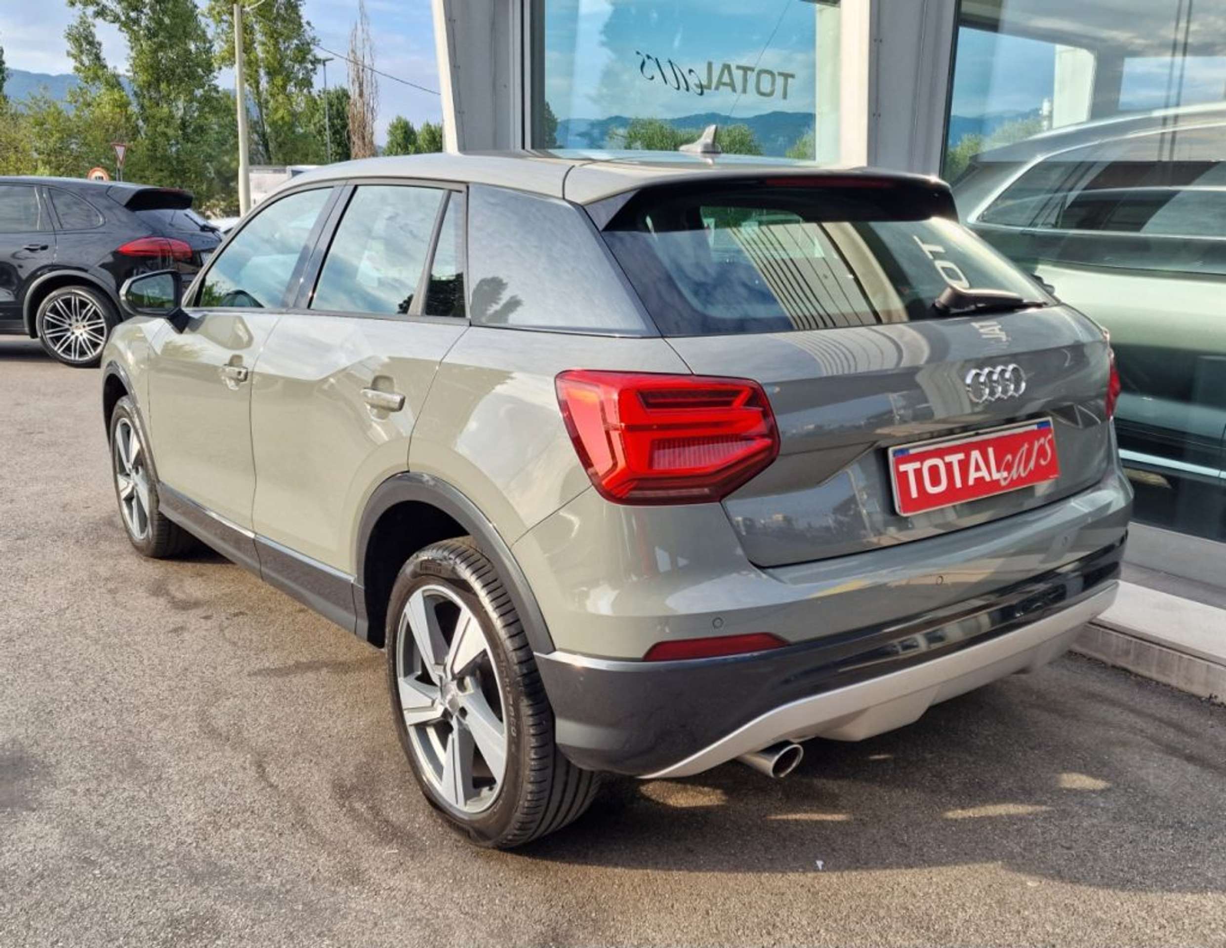 Audi - Q2