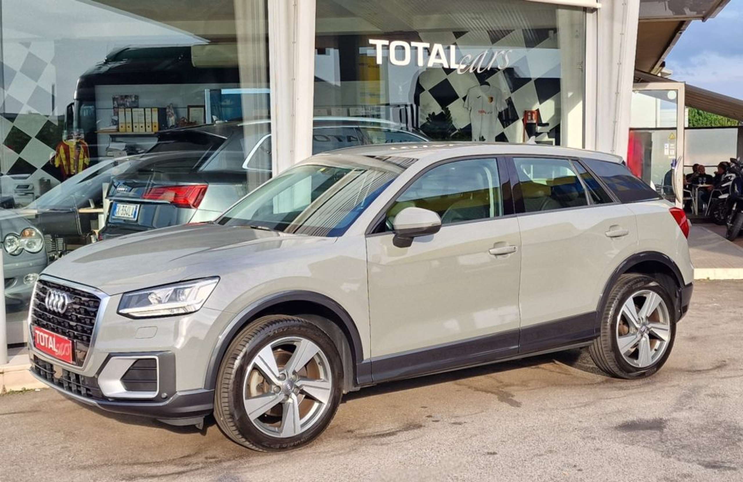 Audi - Q2