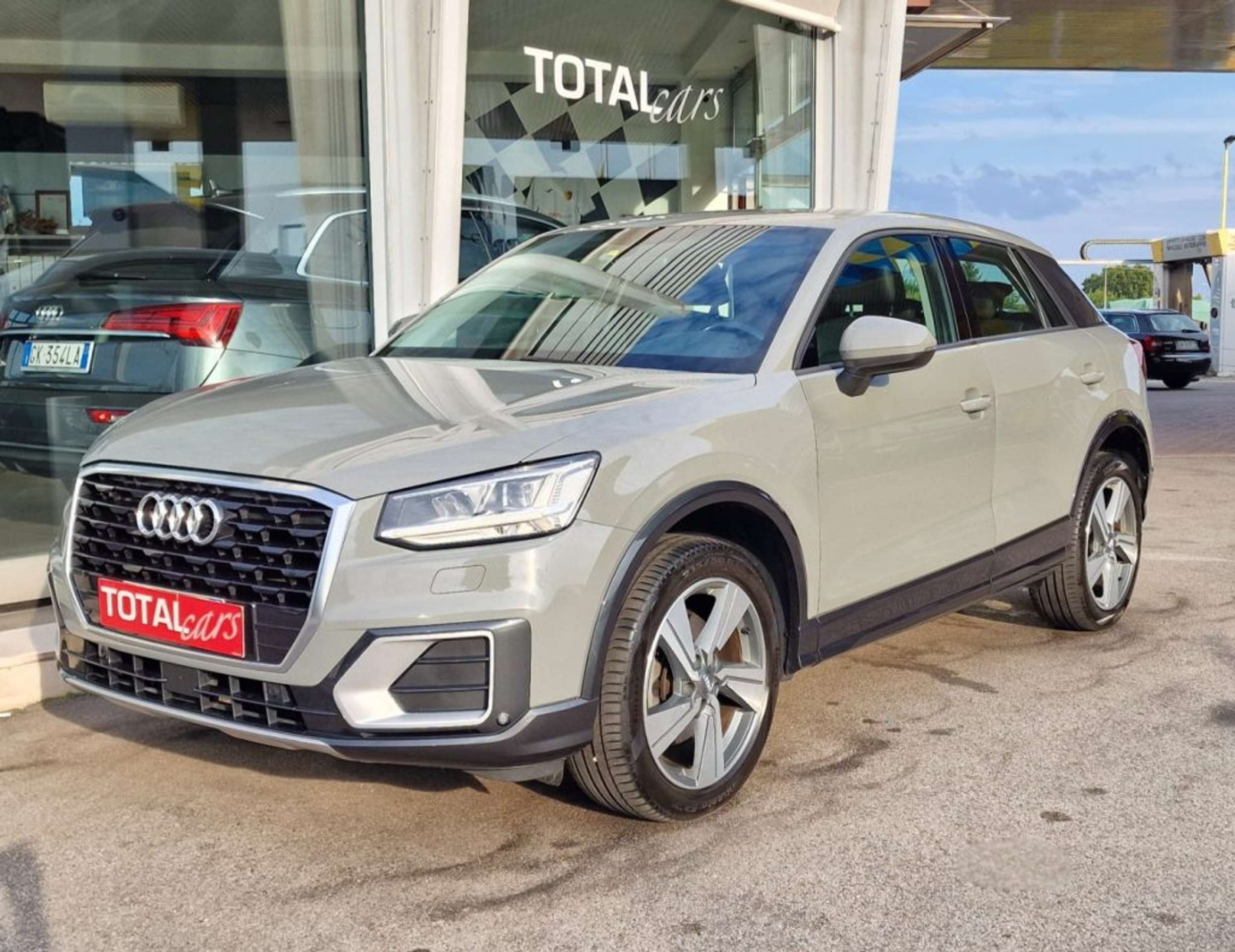 Audi - Q2