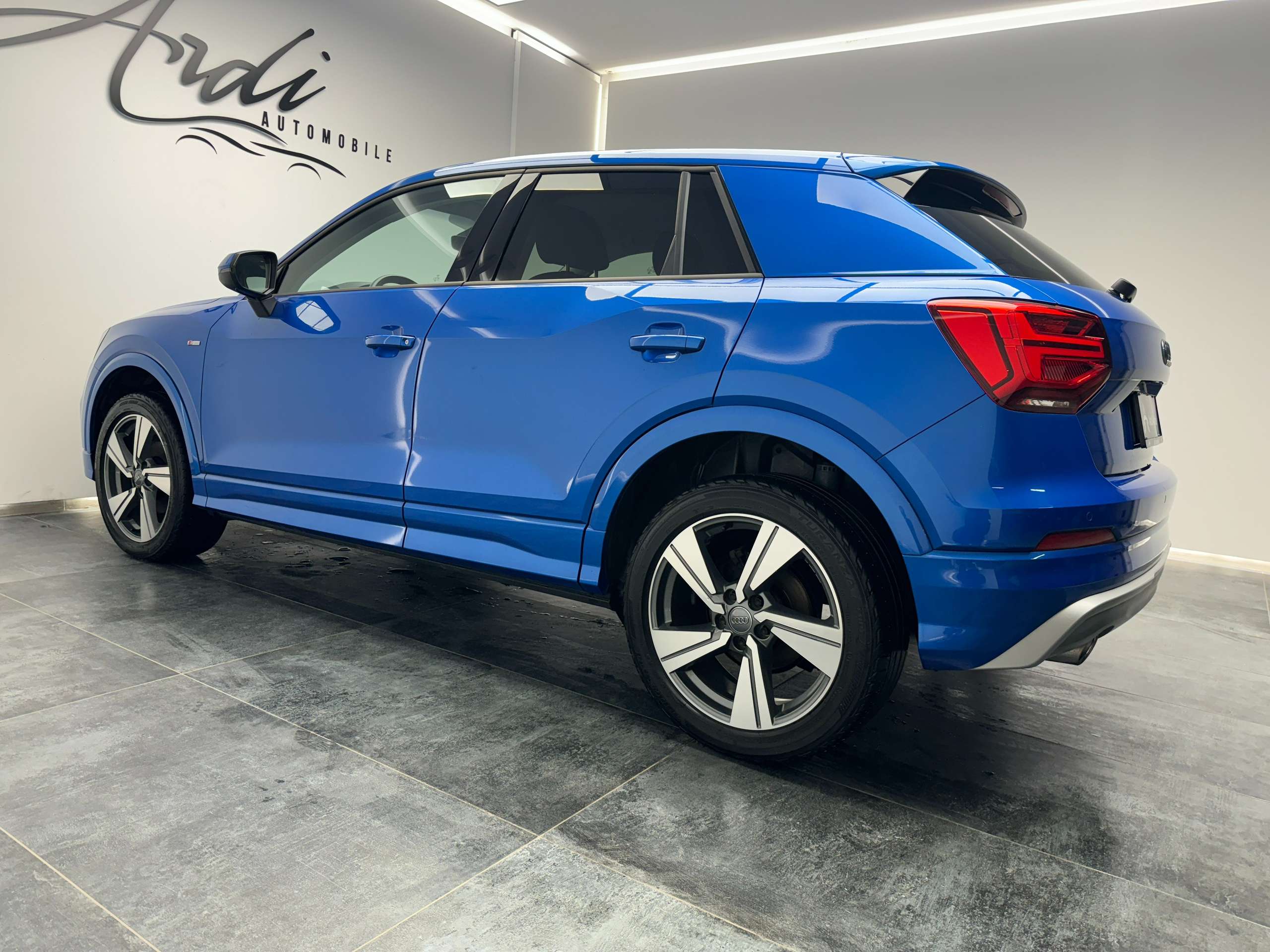 Audi - Q2