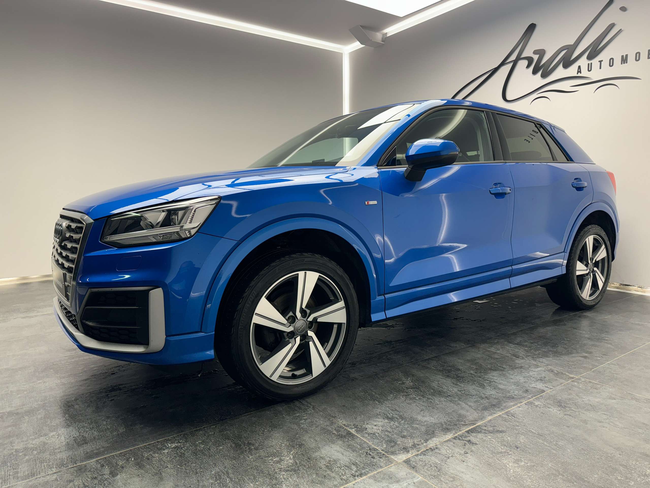 Audi - Q2