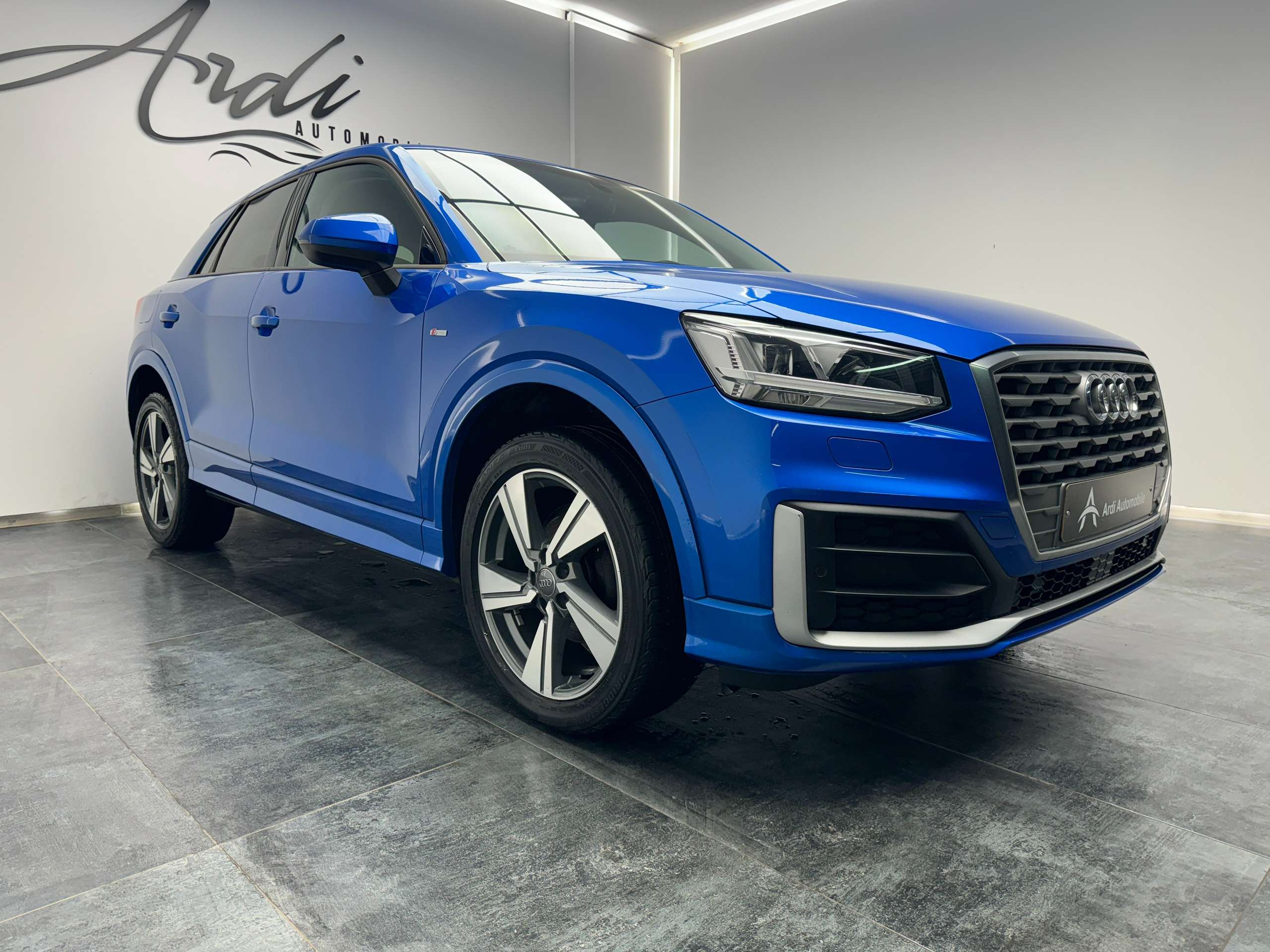 Audi - Q2