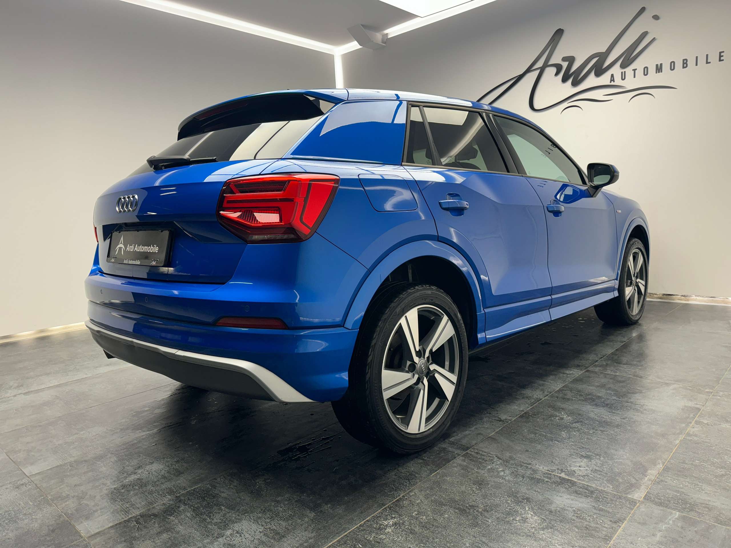 Audi - Q2