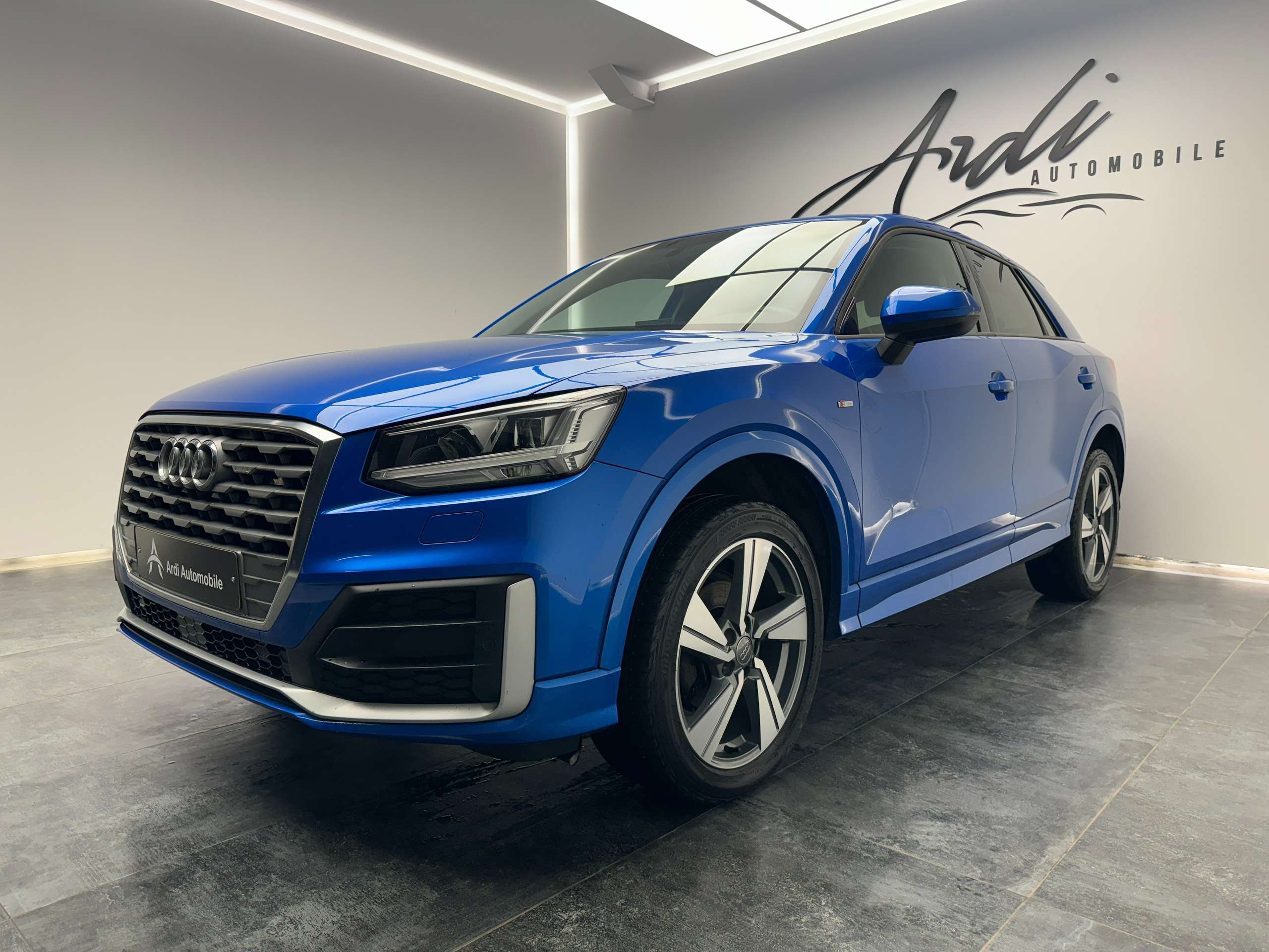 Audi - Q2