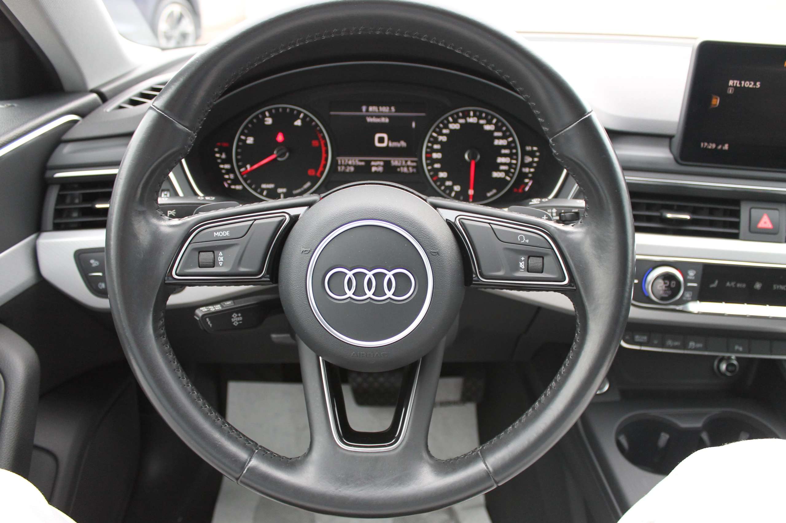 Audi - A4