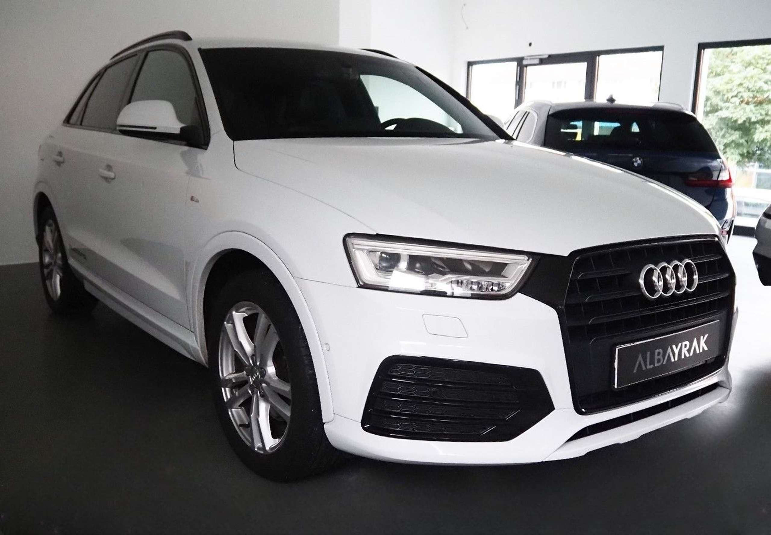 Audi - Q3