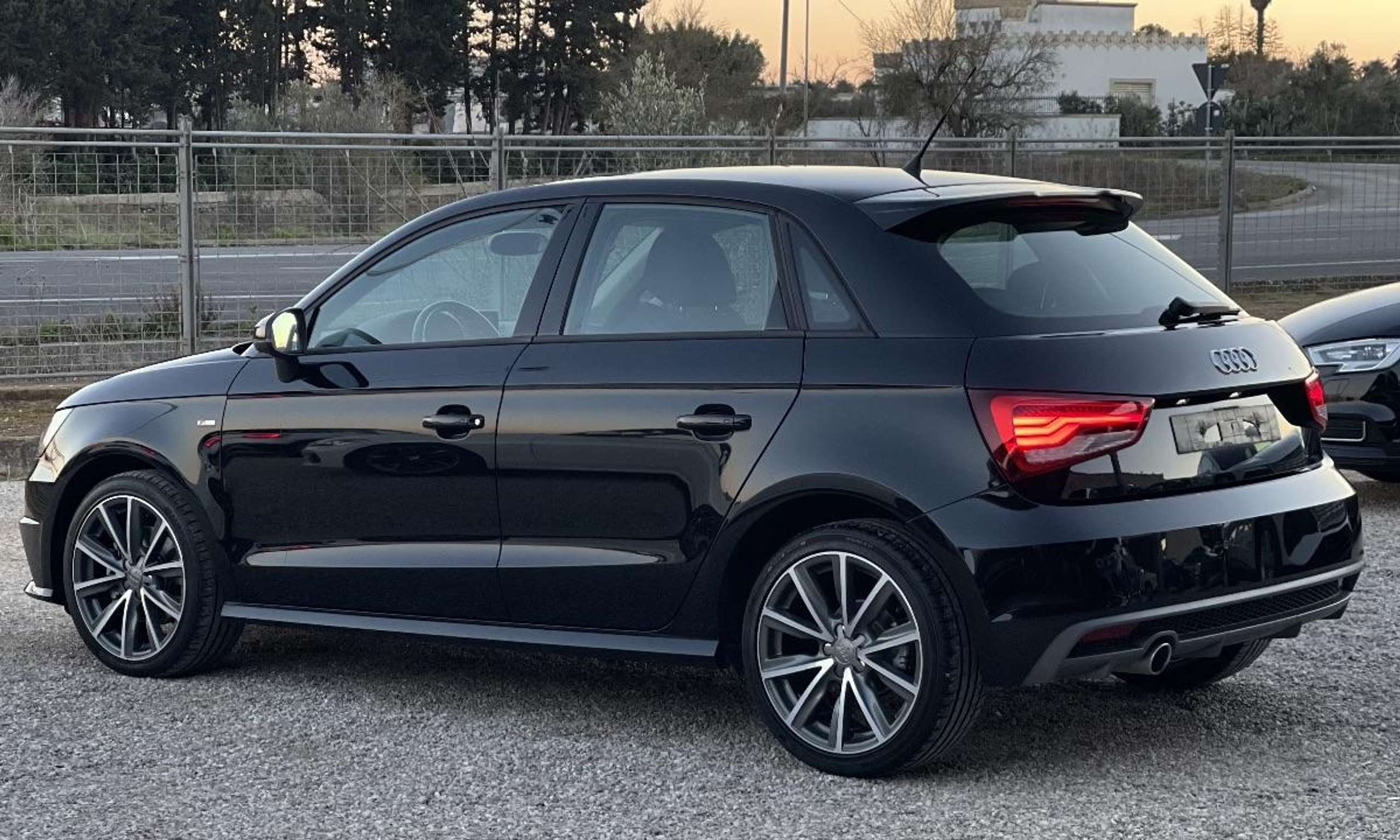 Audi - A1