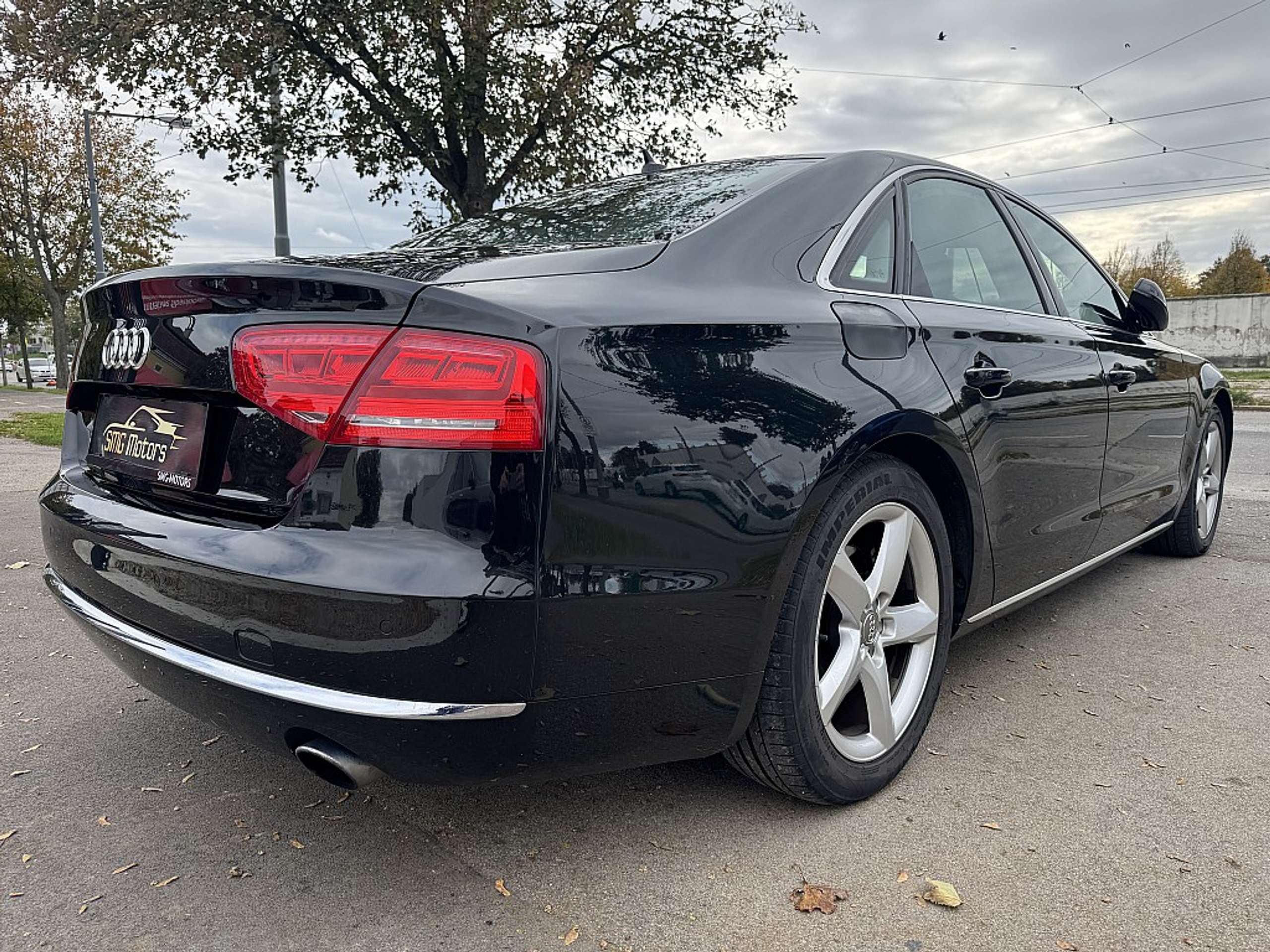 Audi - A8