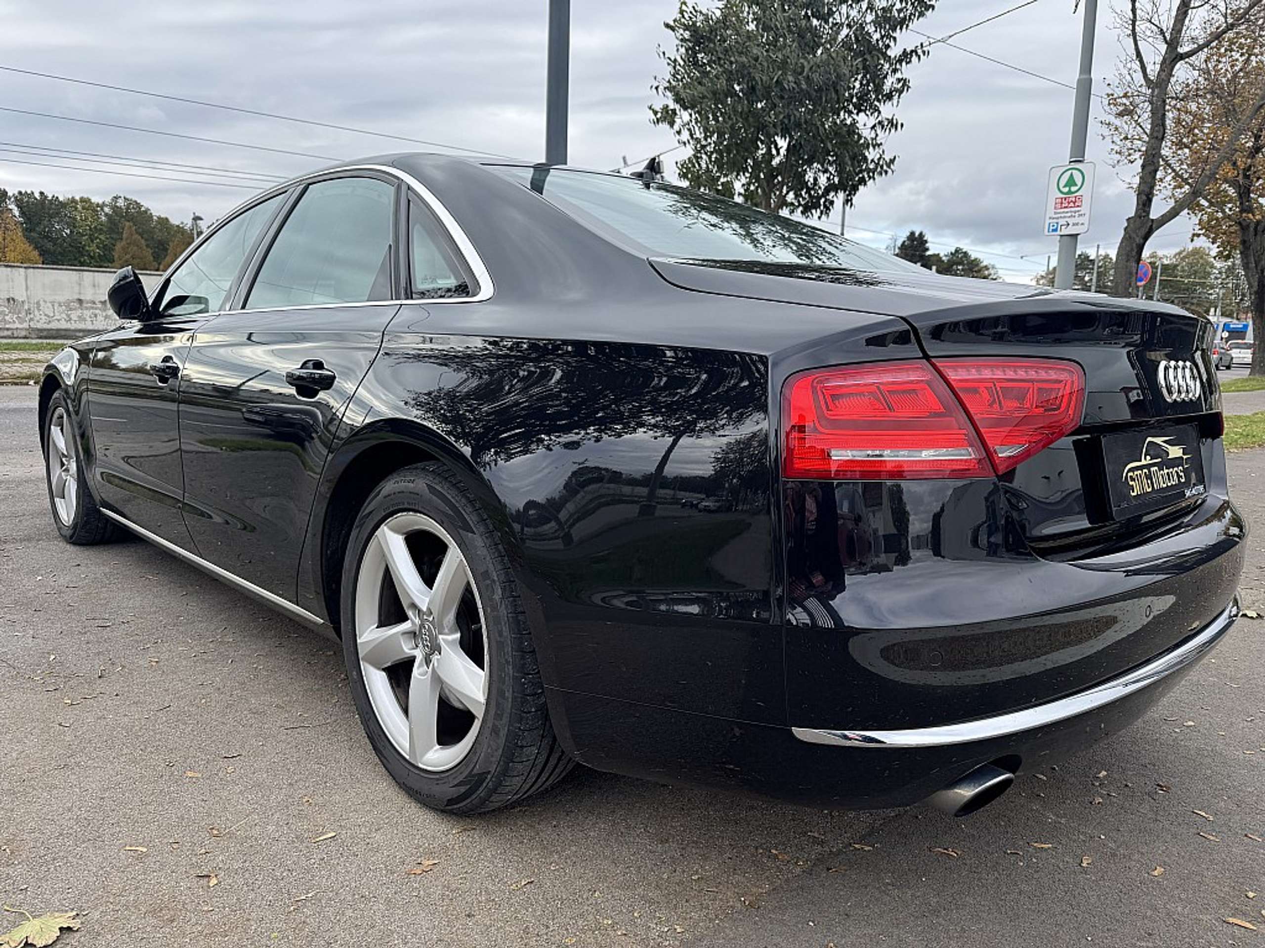 Audi - A8