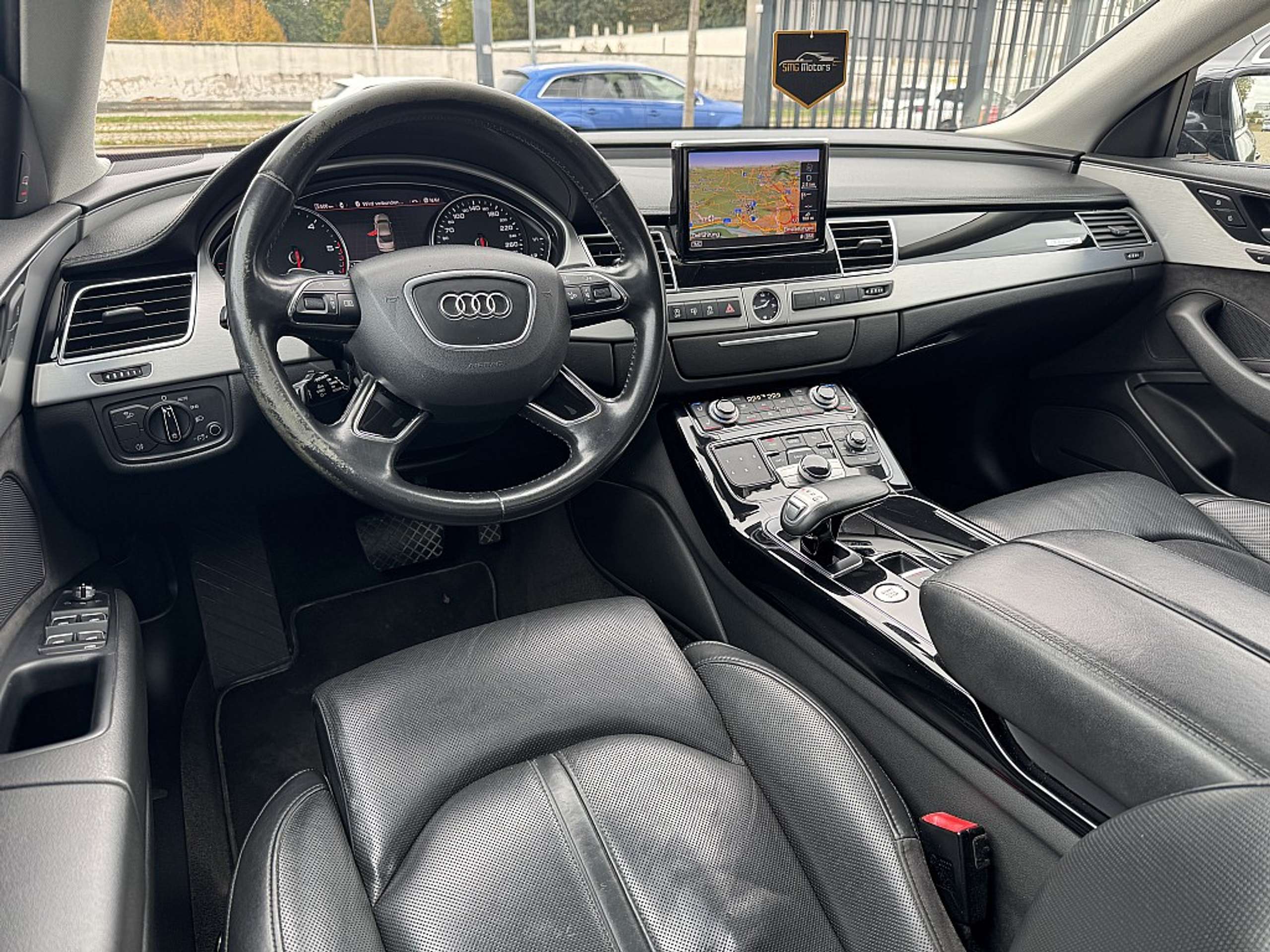 Audi - A8