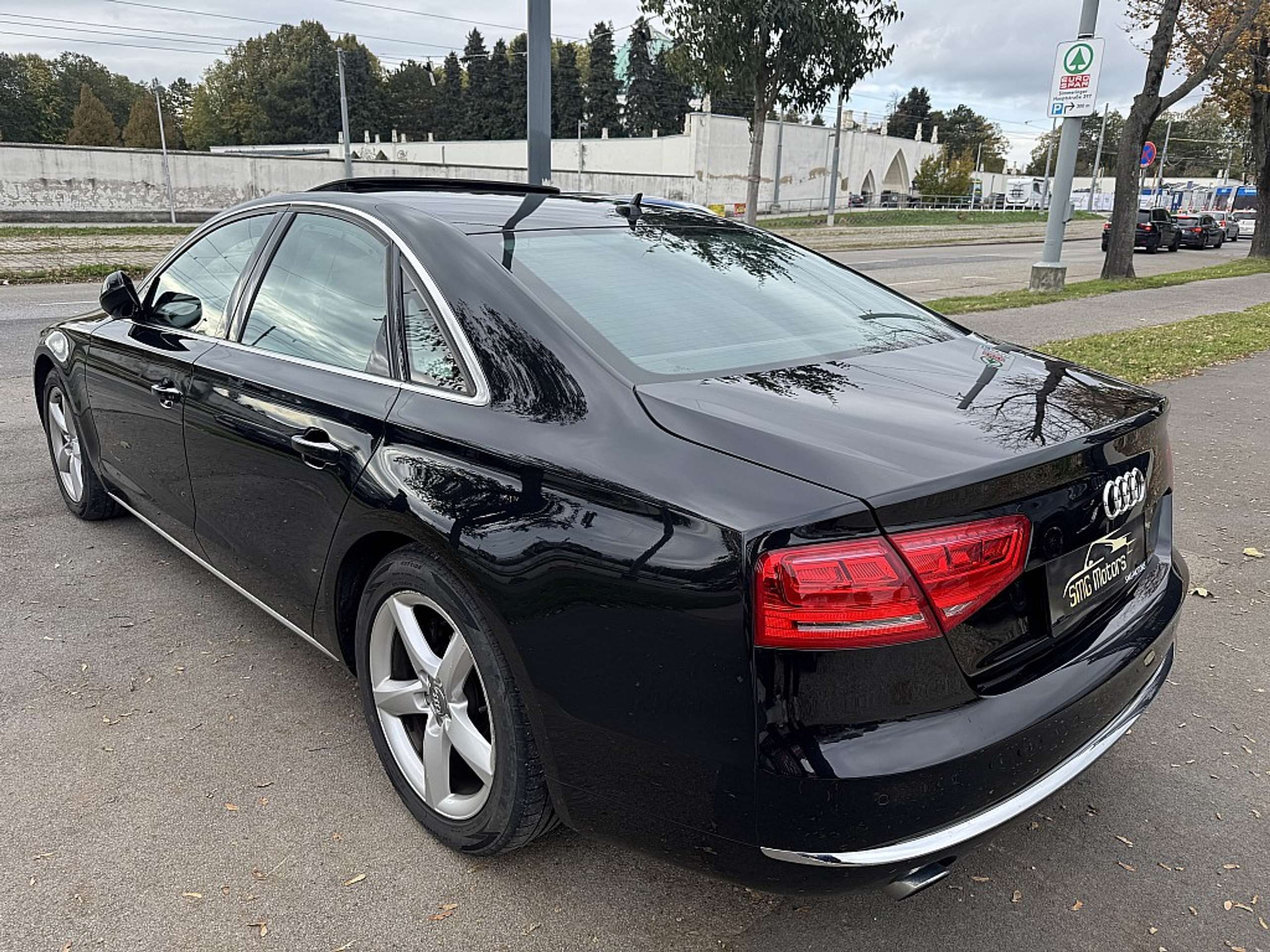 Audi - A8