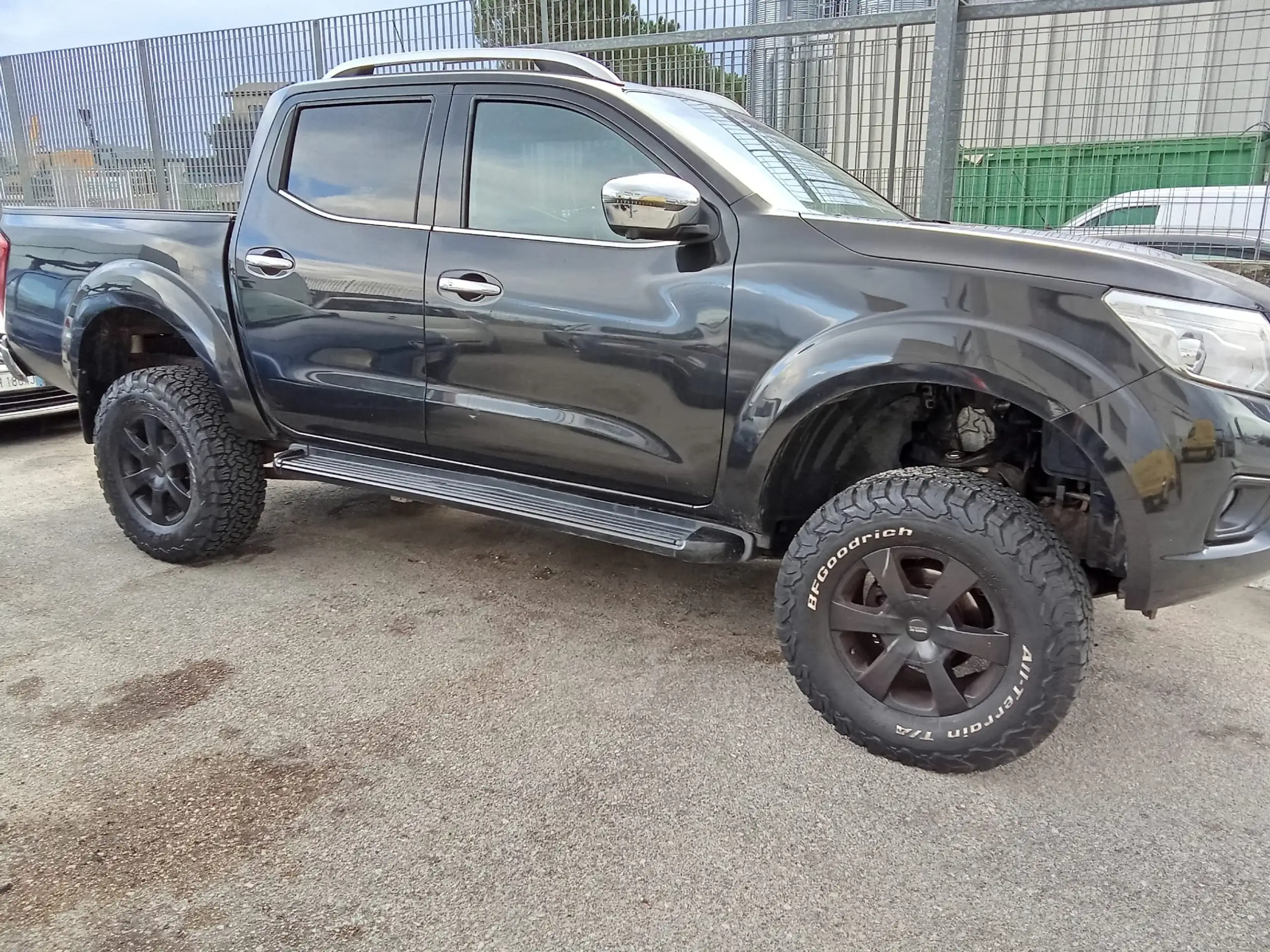 Nissan - Navara