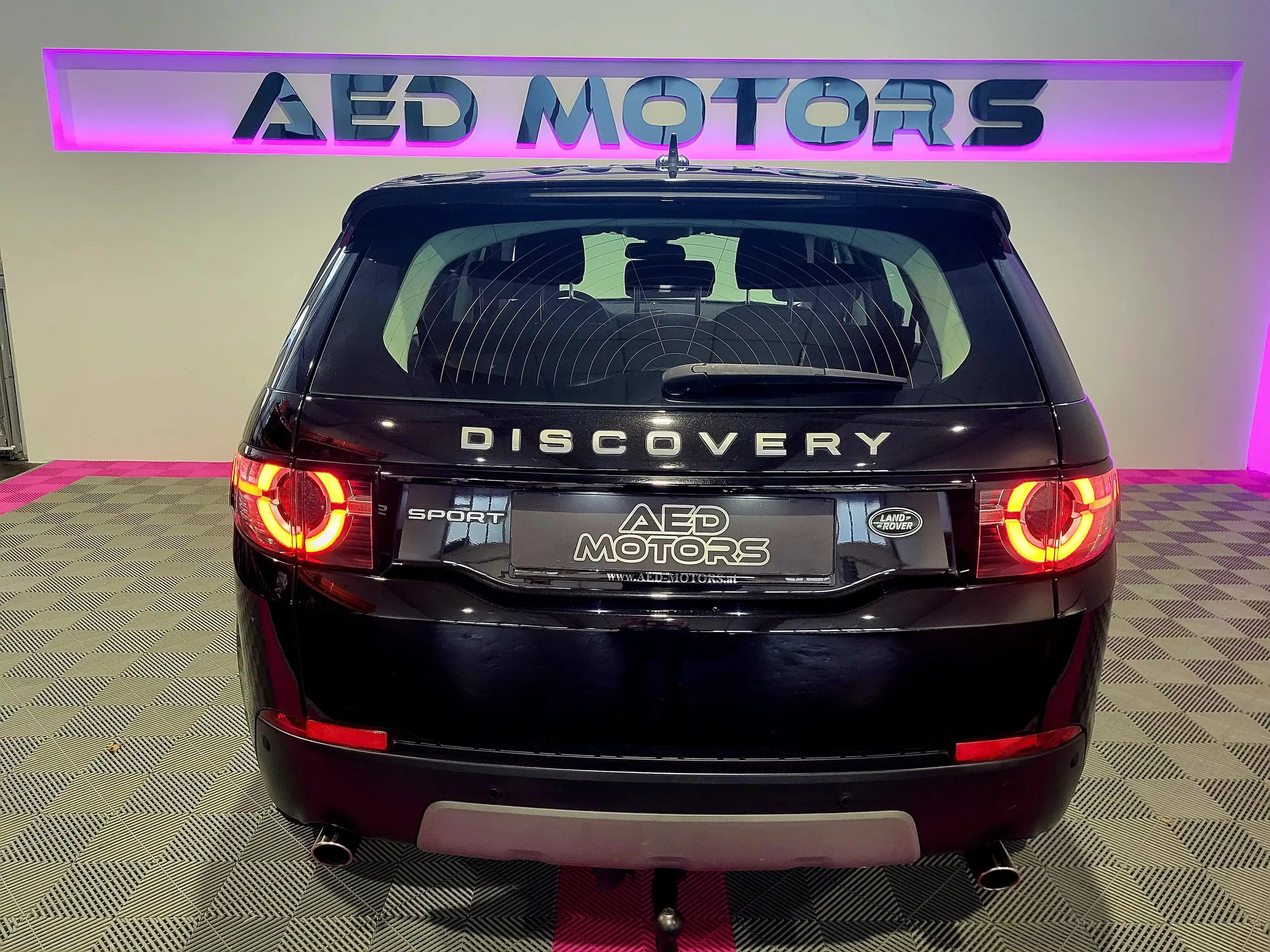 Land Rover - Discovery Sport