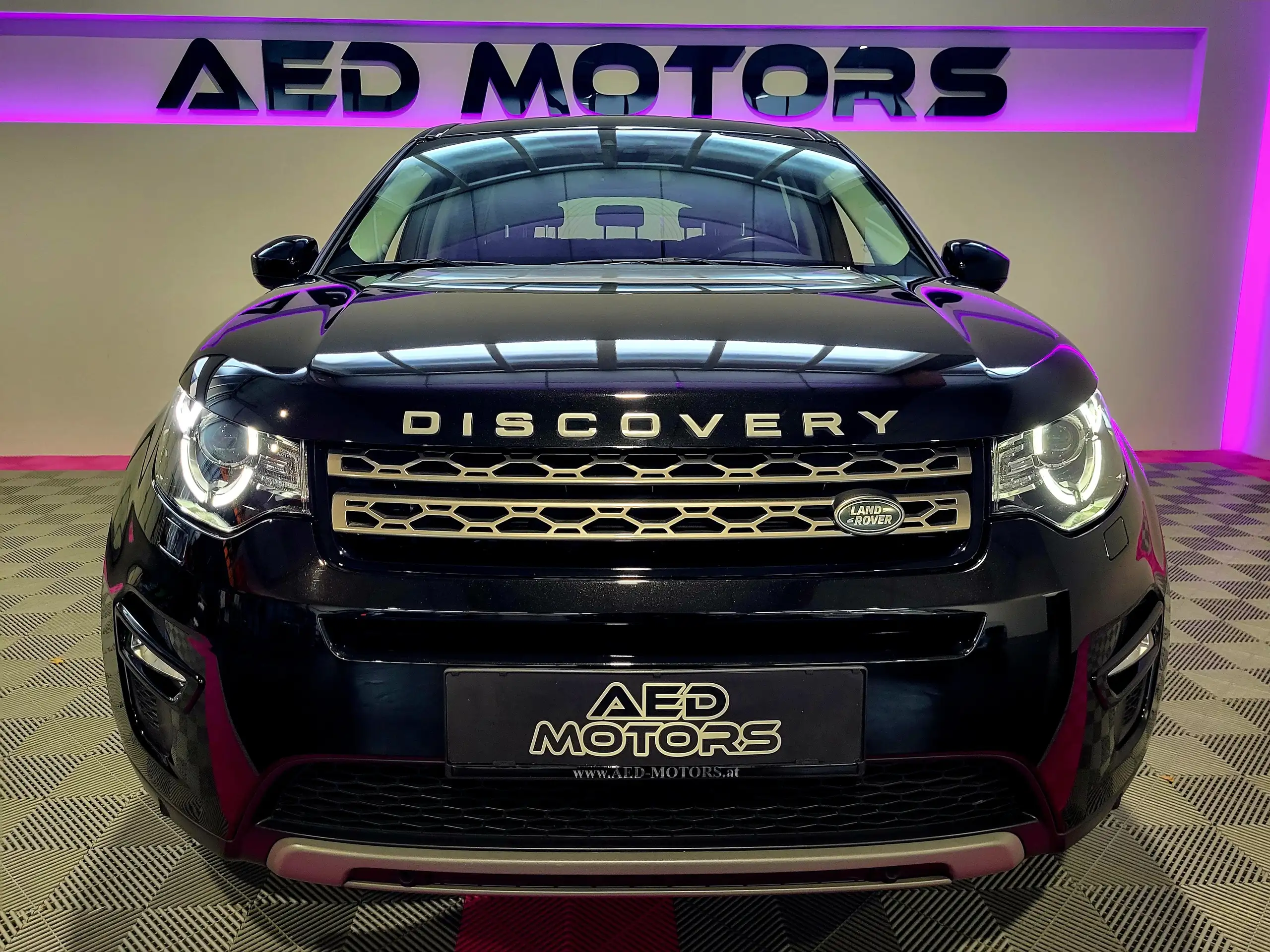 Land Rover - Discovery Sport