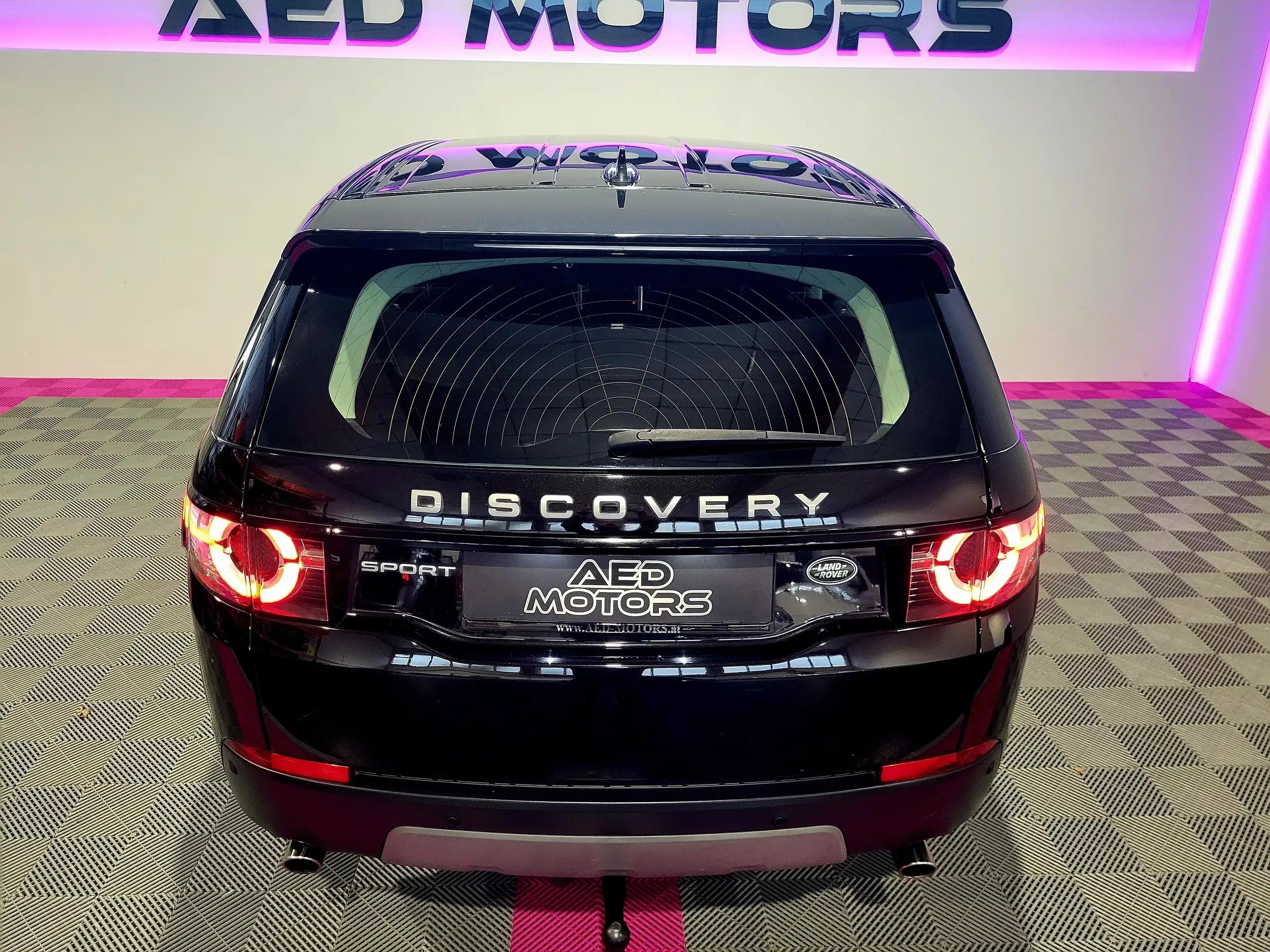 Land Rover - Discovery Sport