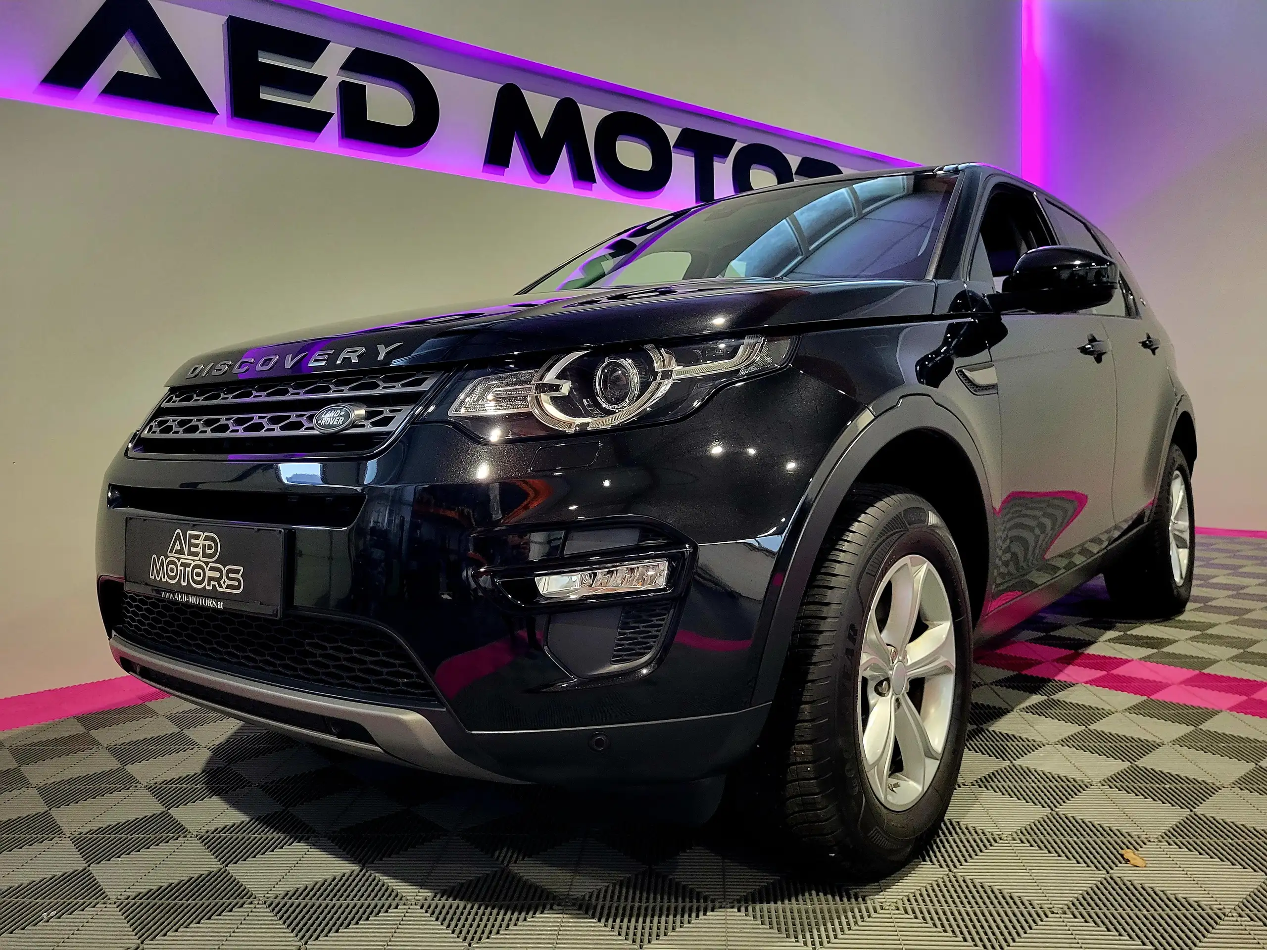 Land Rover - Discovery Sport