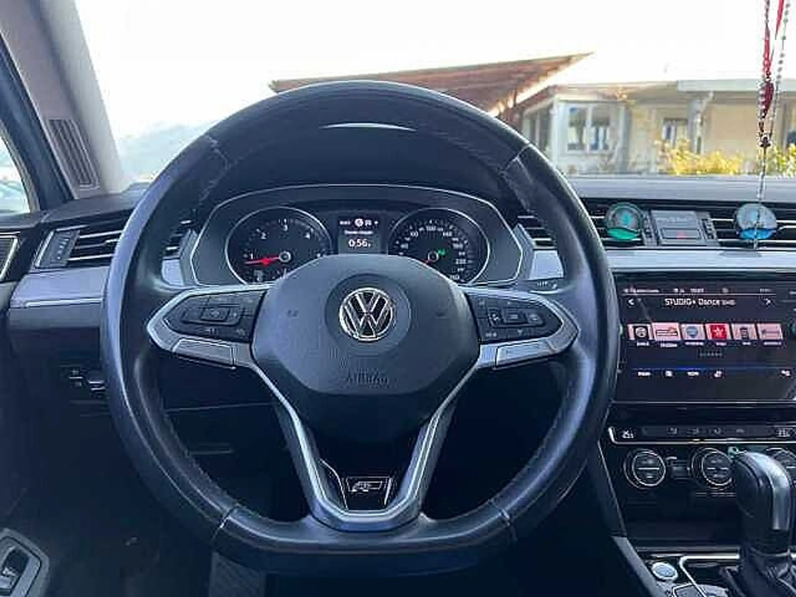 Volkswagen - Passat