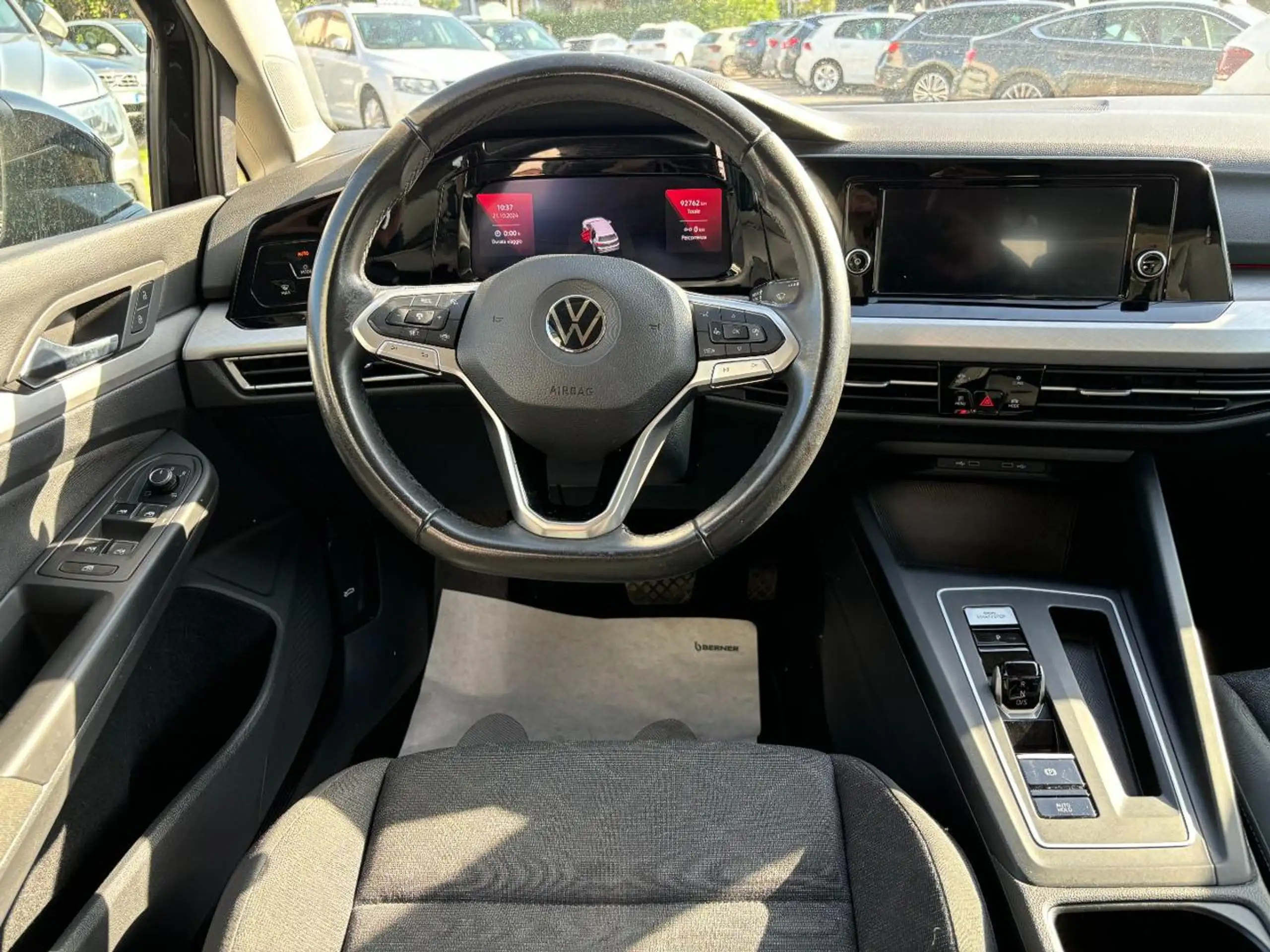 Volkswagen - Golf