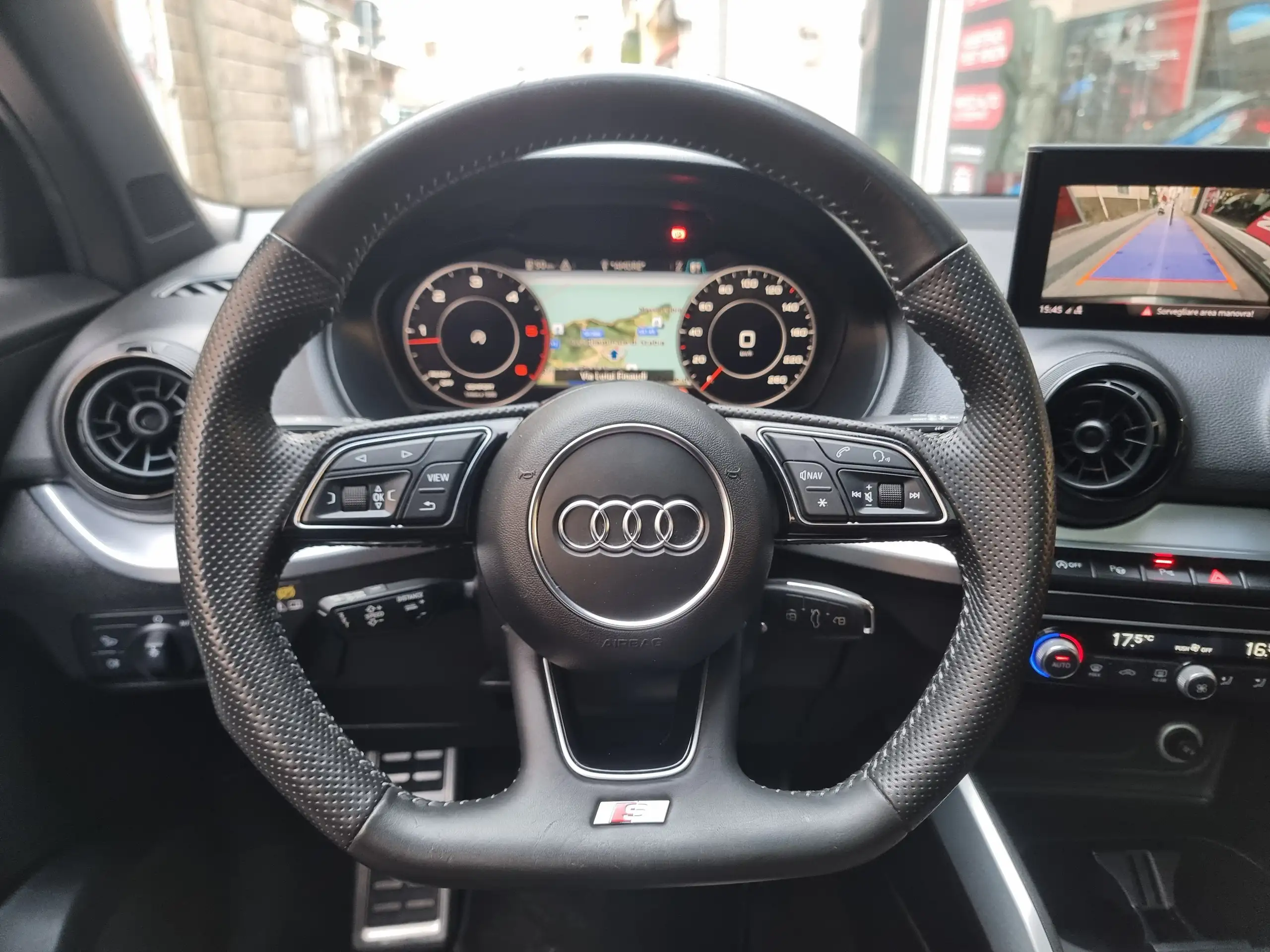 Audi - Q2