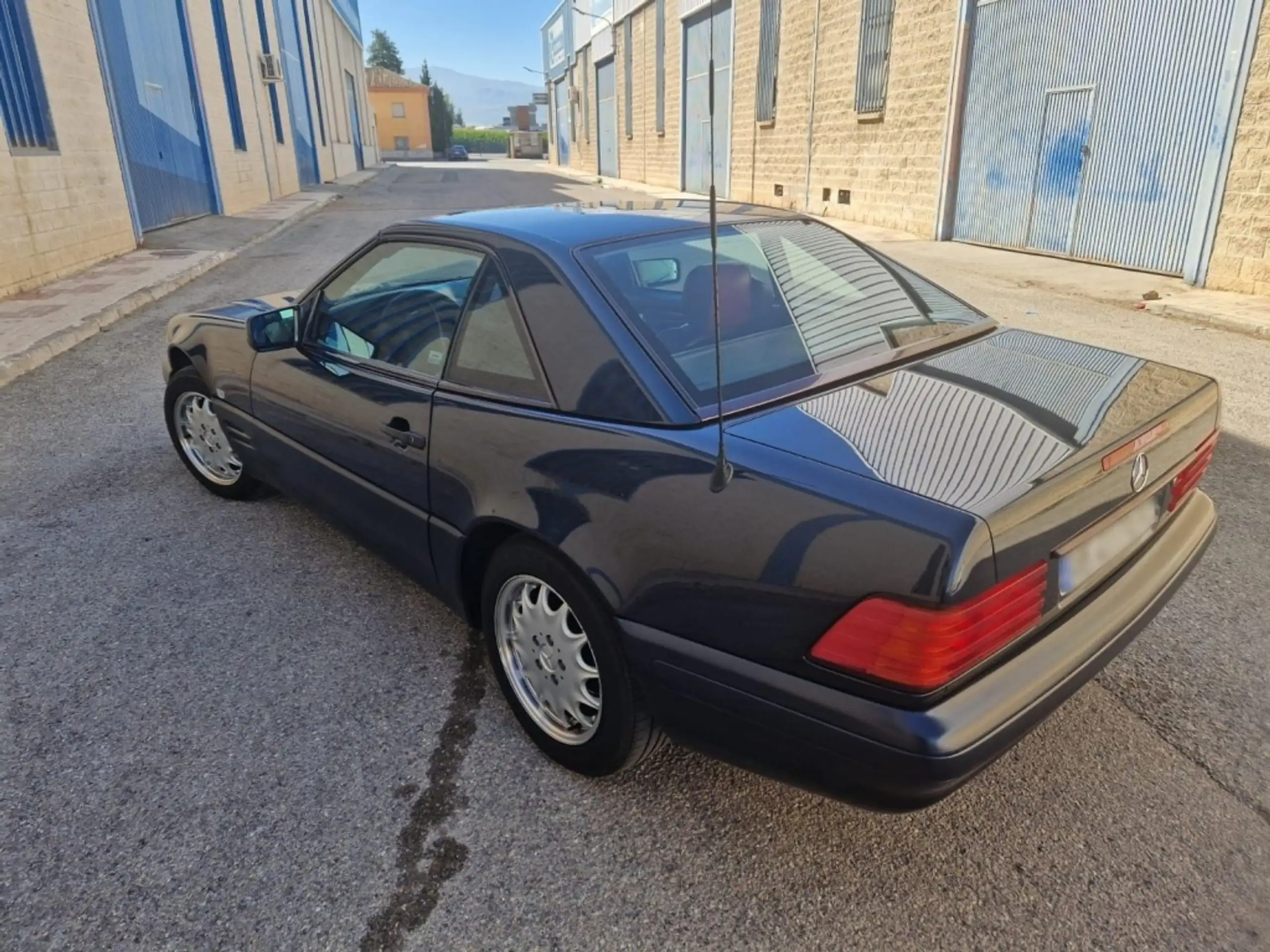 Mercedes-Benz - SL 320