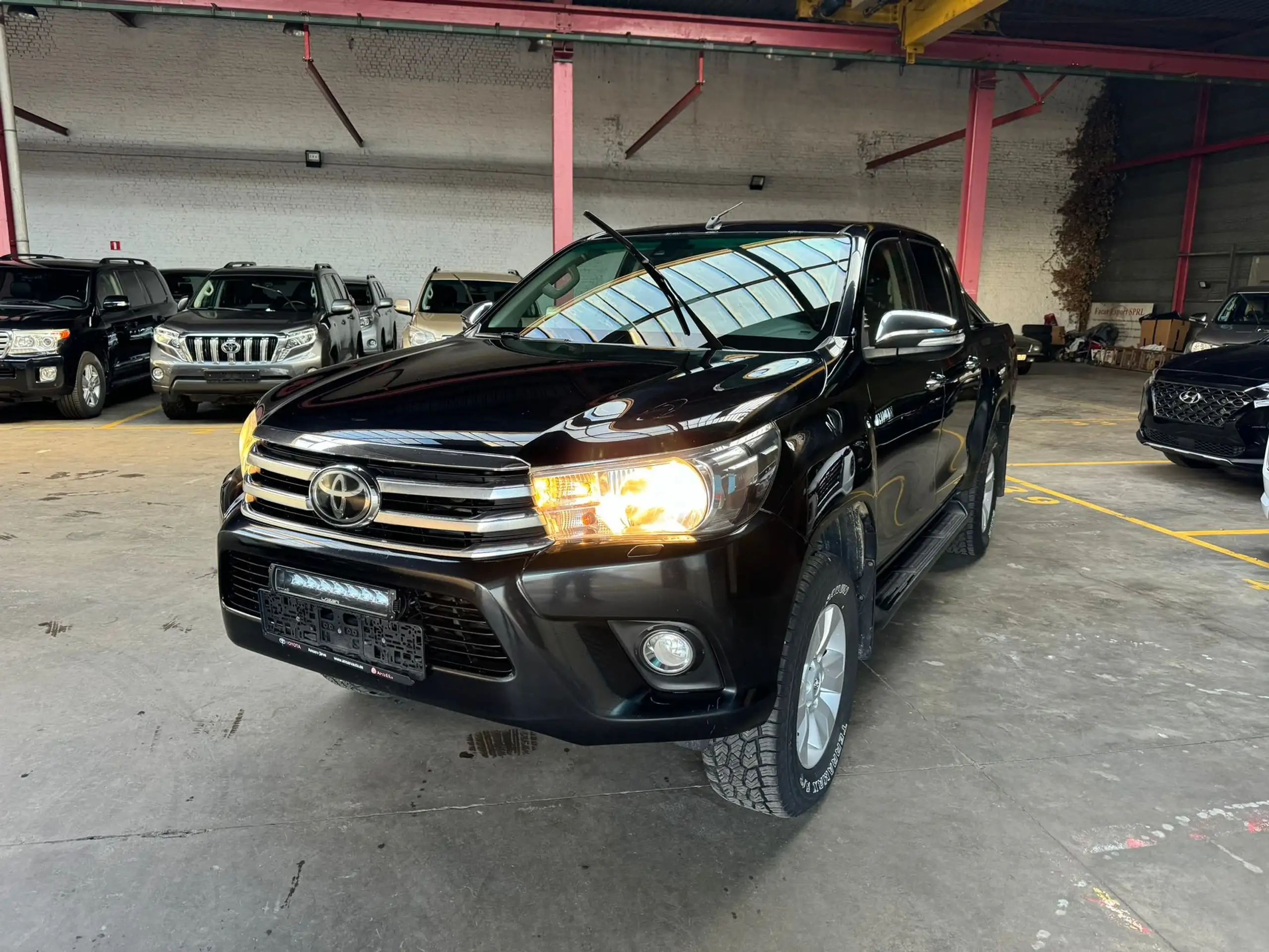 Toyota - Hilux