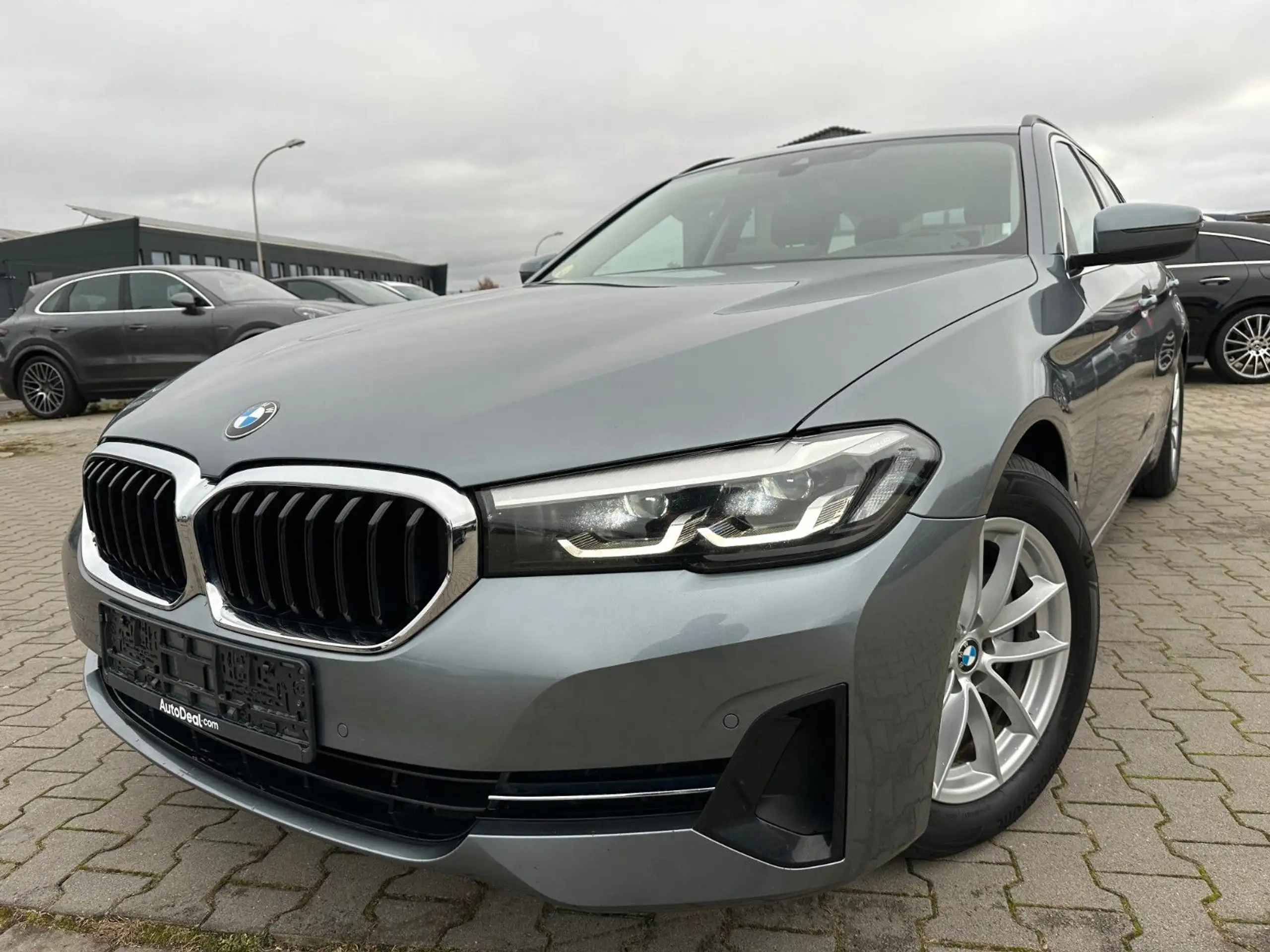 BMW - 520