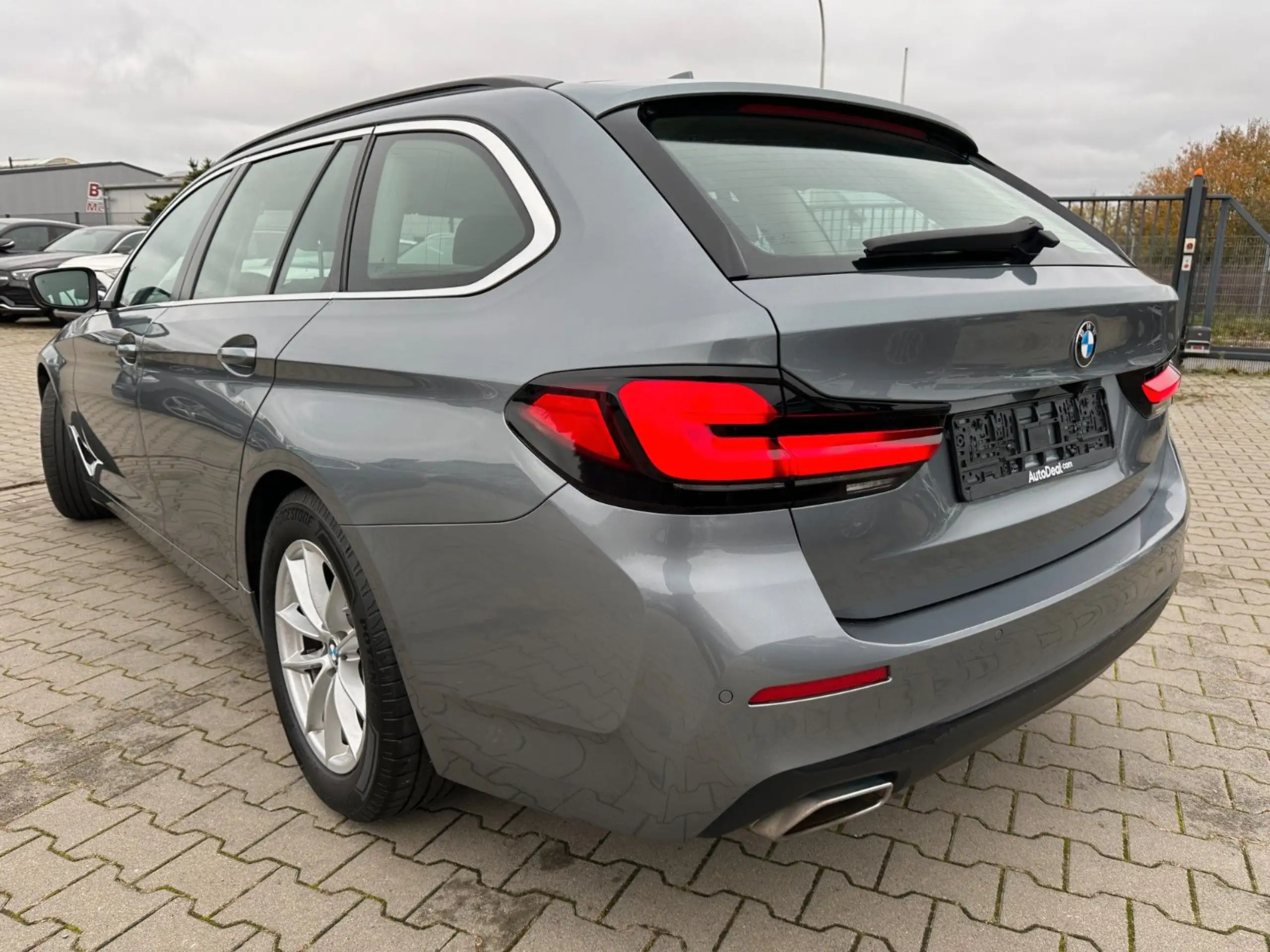 BMW - 520