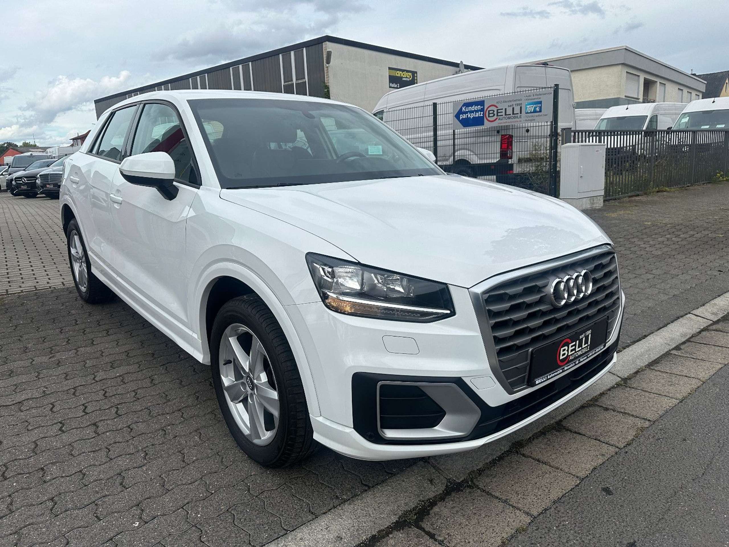 Audi - Q2