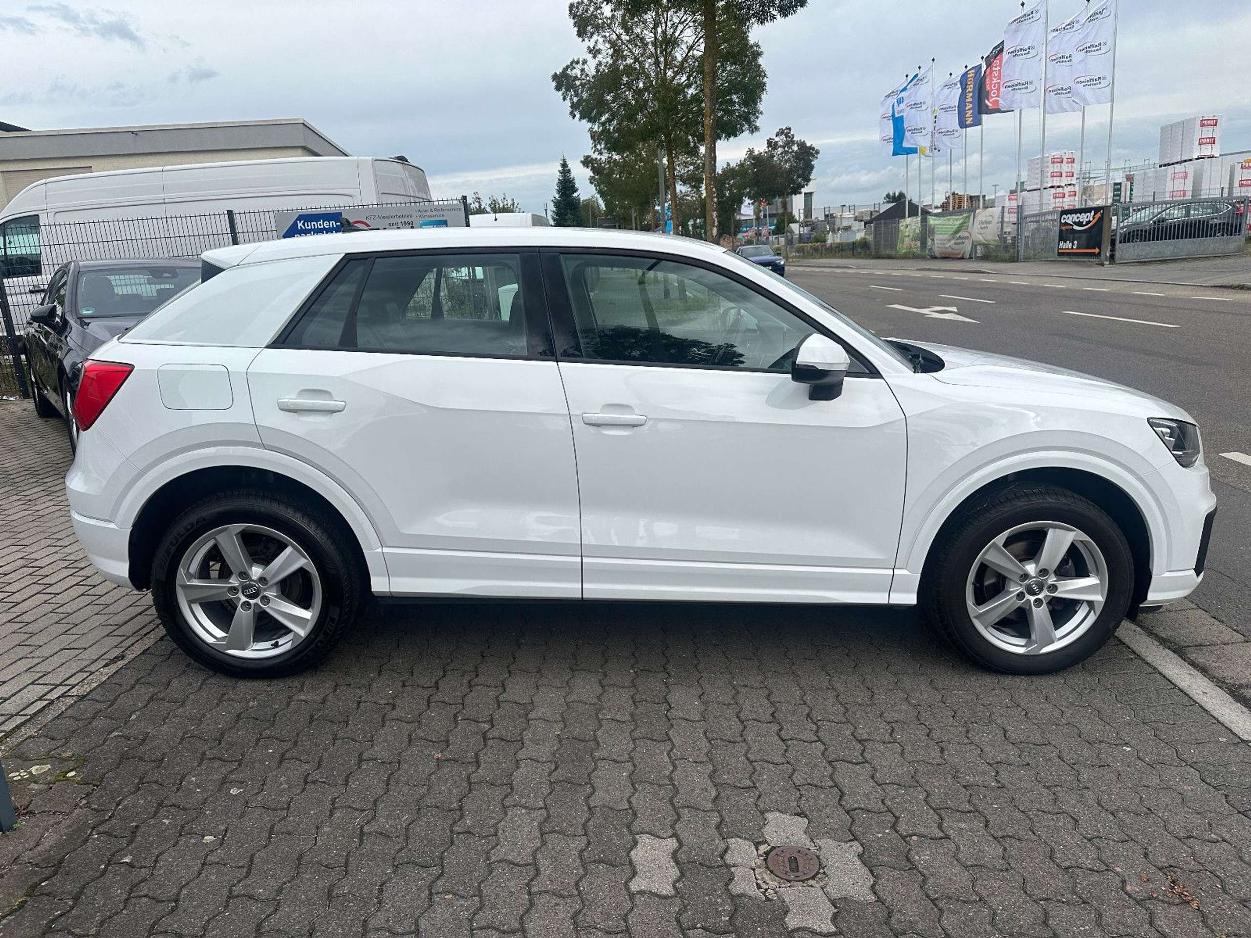 Audi - Q2