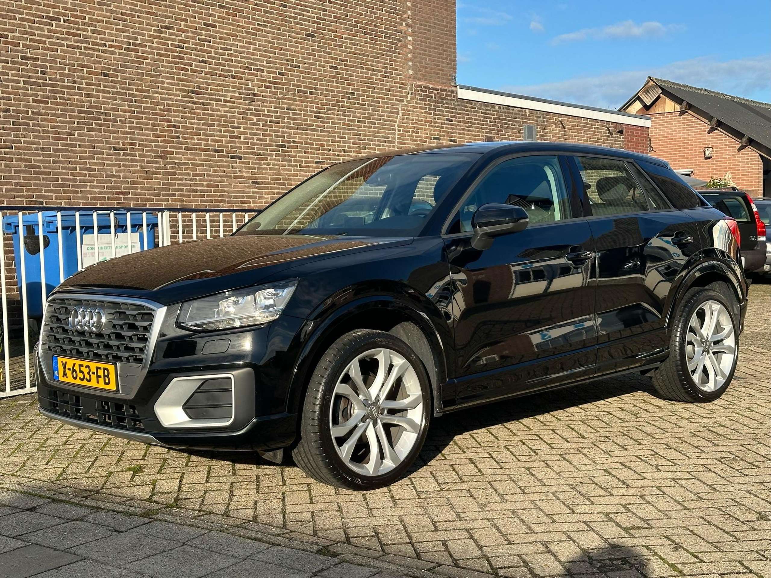 Audi - Q2