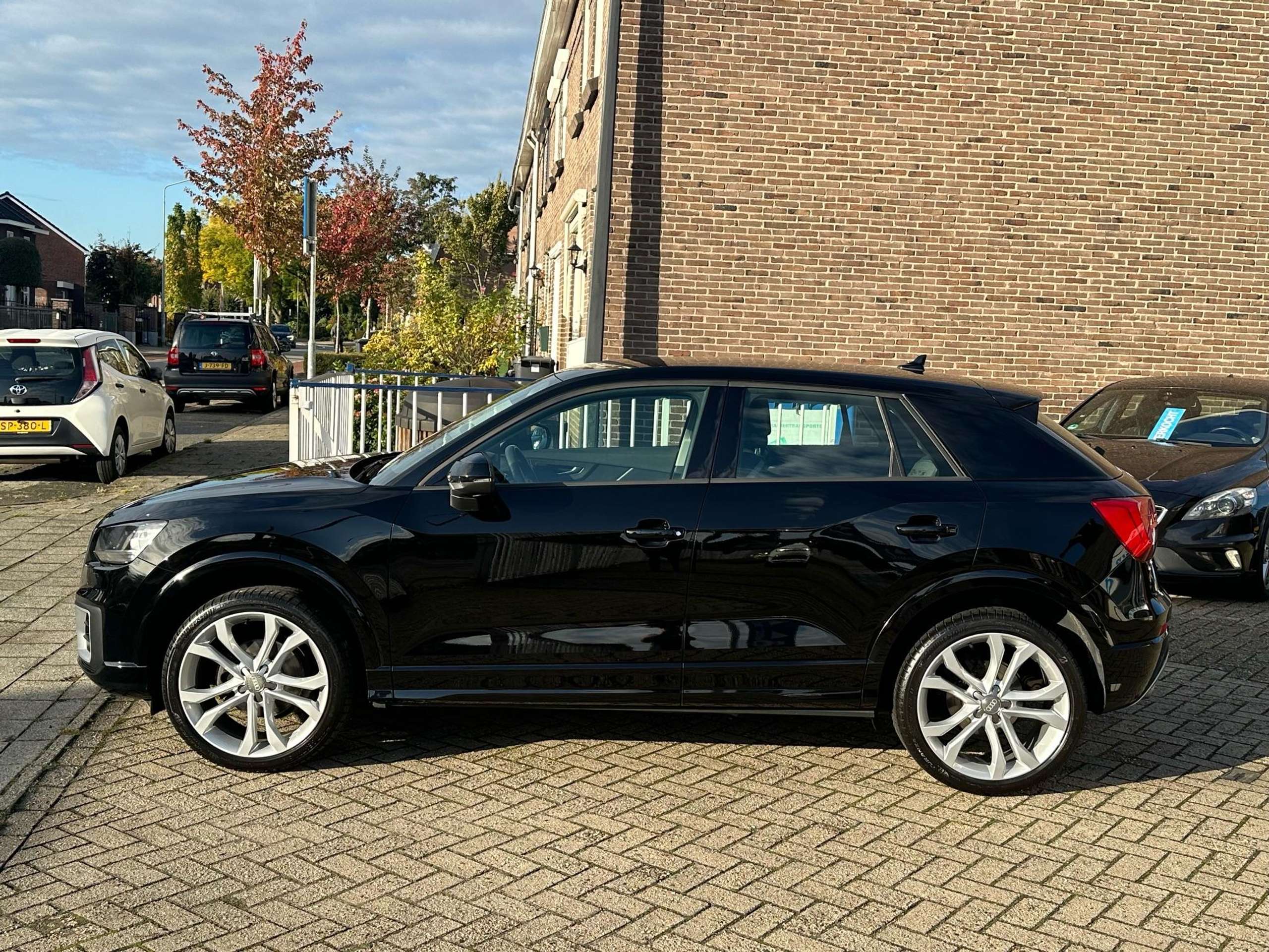 Audi - Q2