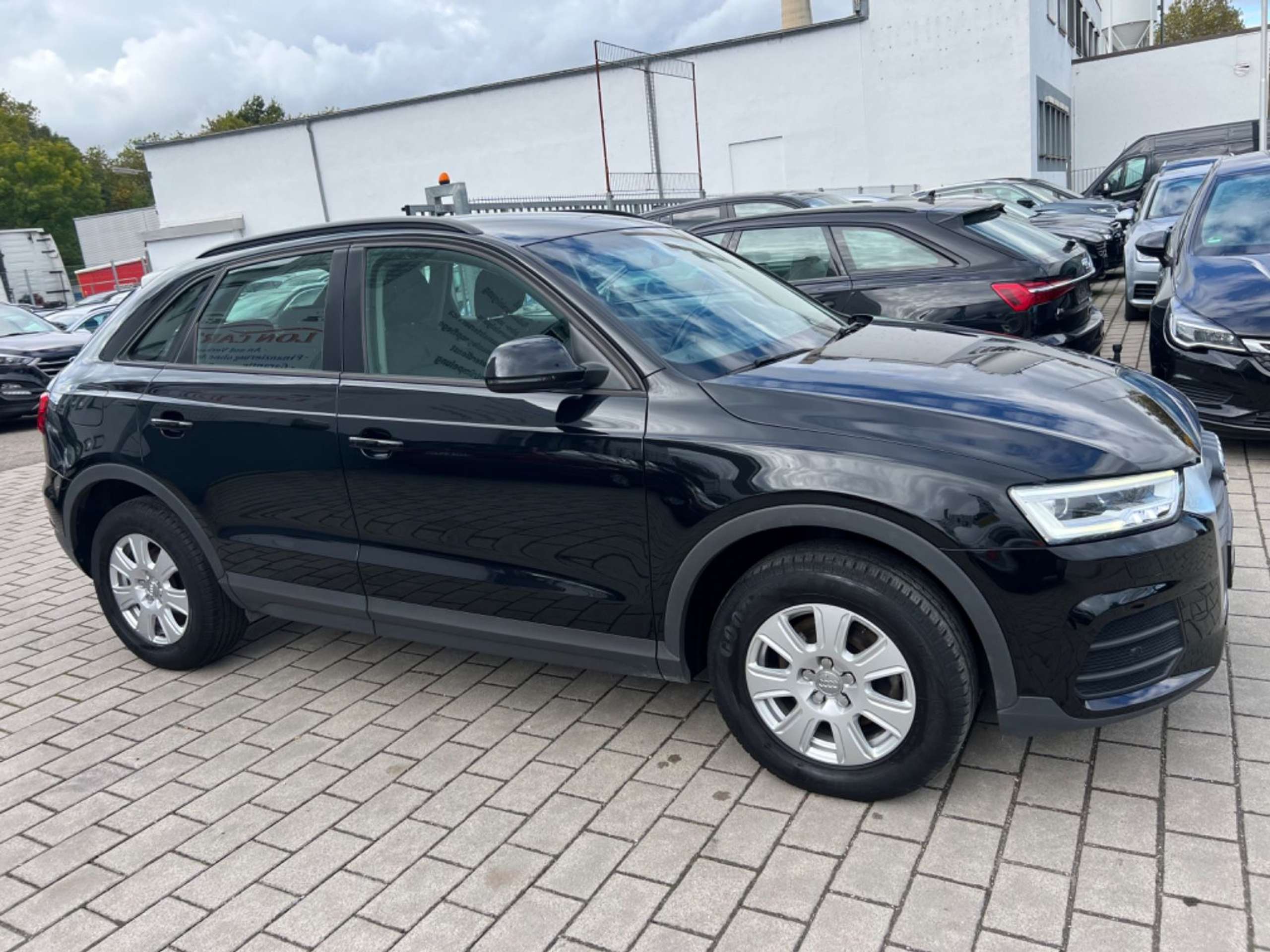 Audi - Q3