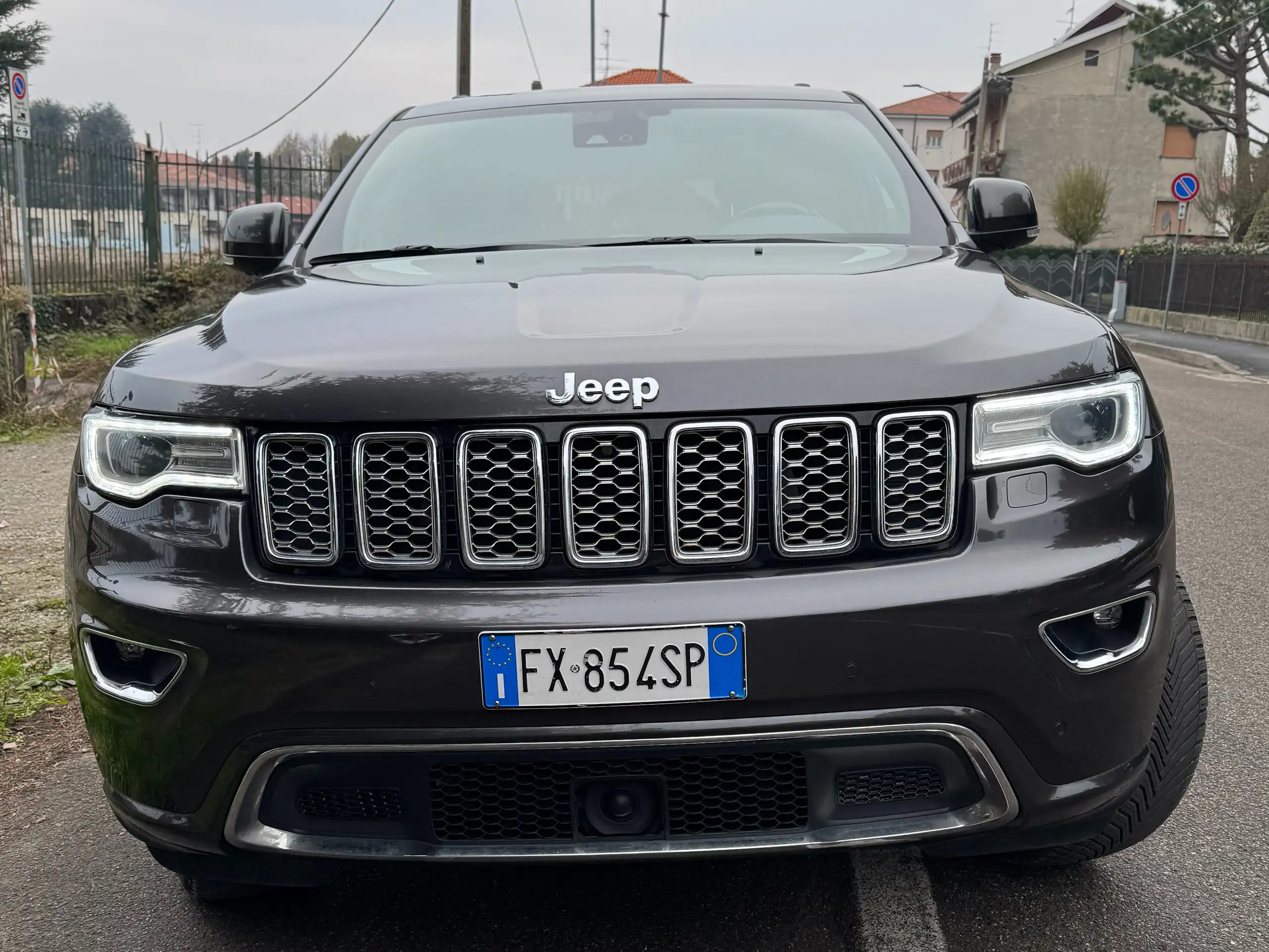 Jeep - Grand Cherokee