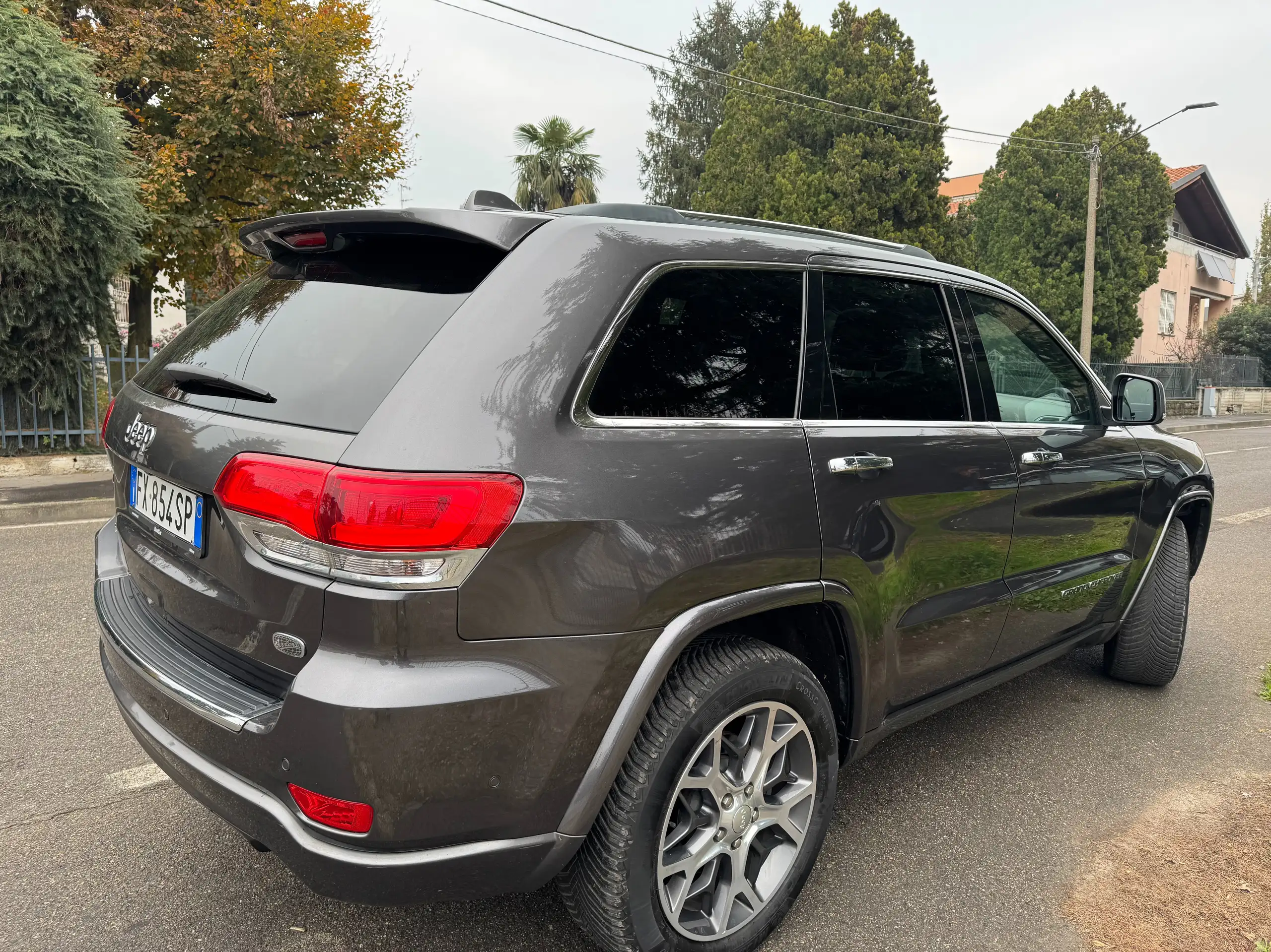 Jeep - Grand Cherokee