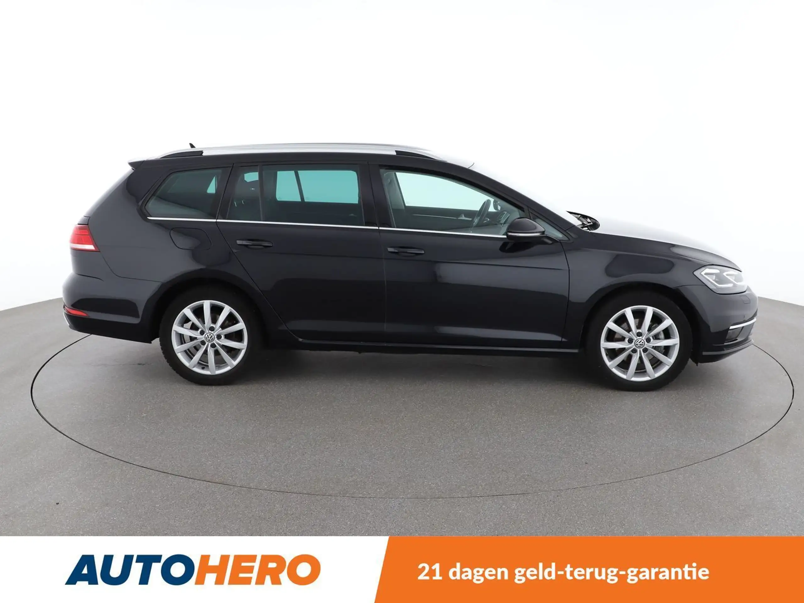 Volkswagen - Golf